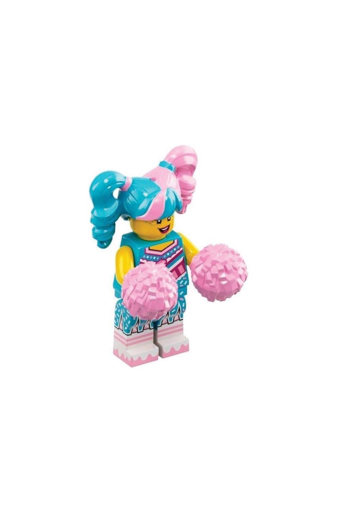 ویدئو ۴۳۱۰۱ سری هم‌گروهی‌ها فصل ۱: ۱۰. دختر تشویق‌کننده آب‌نبات پشمکی