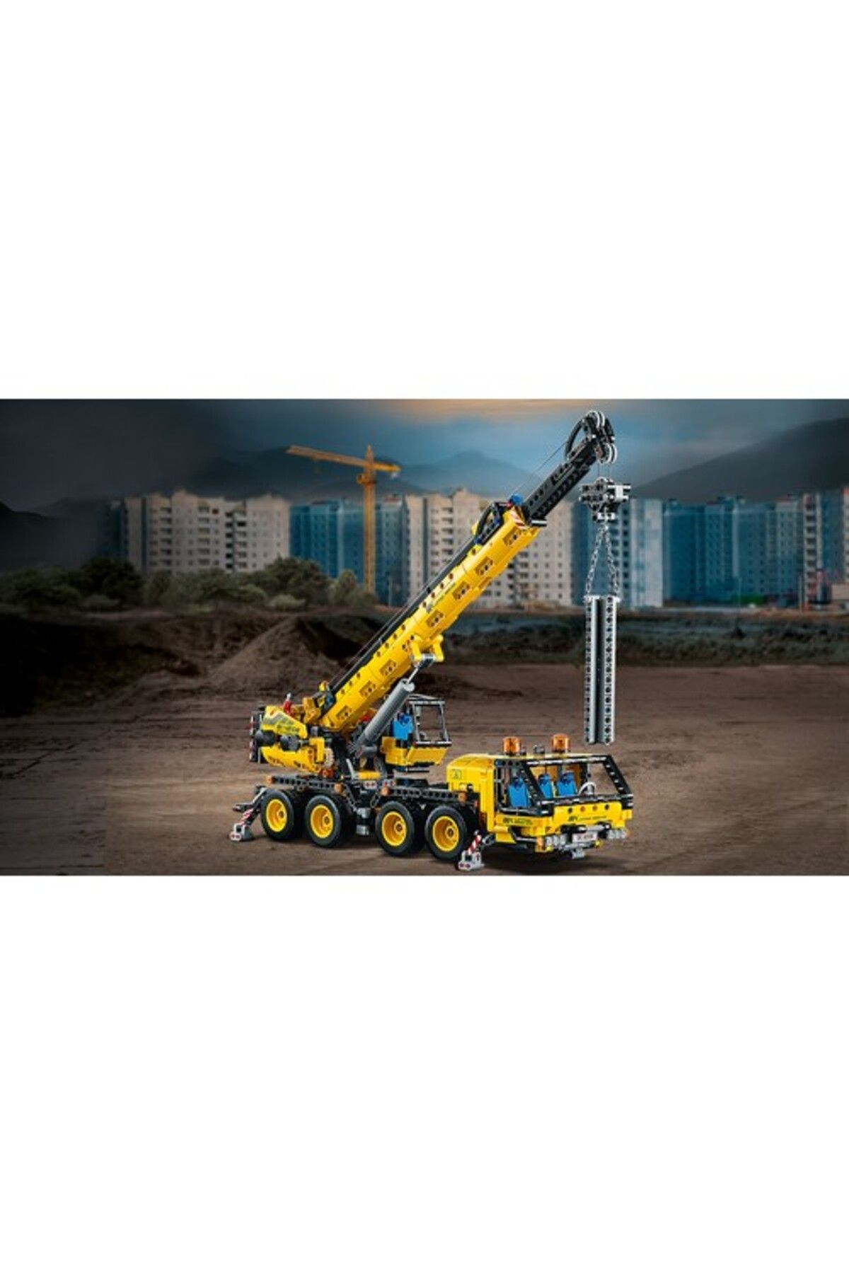 LEGO-Technic 42108 Mobile Crane 5