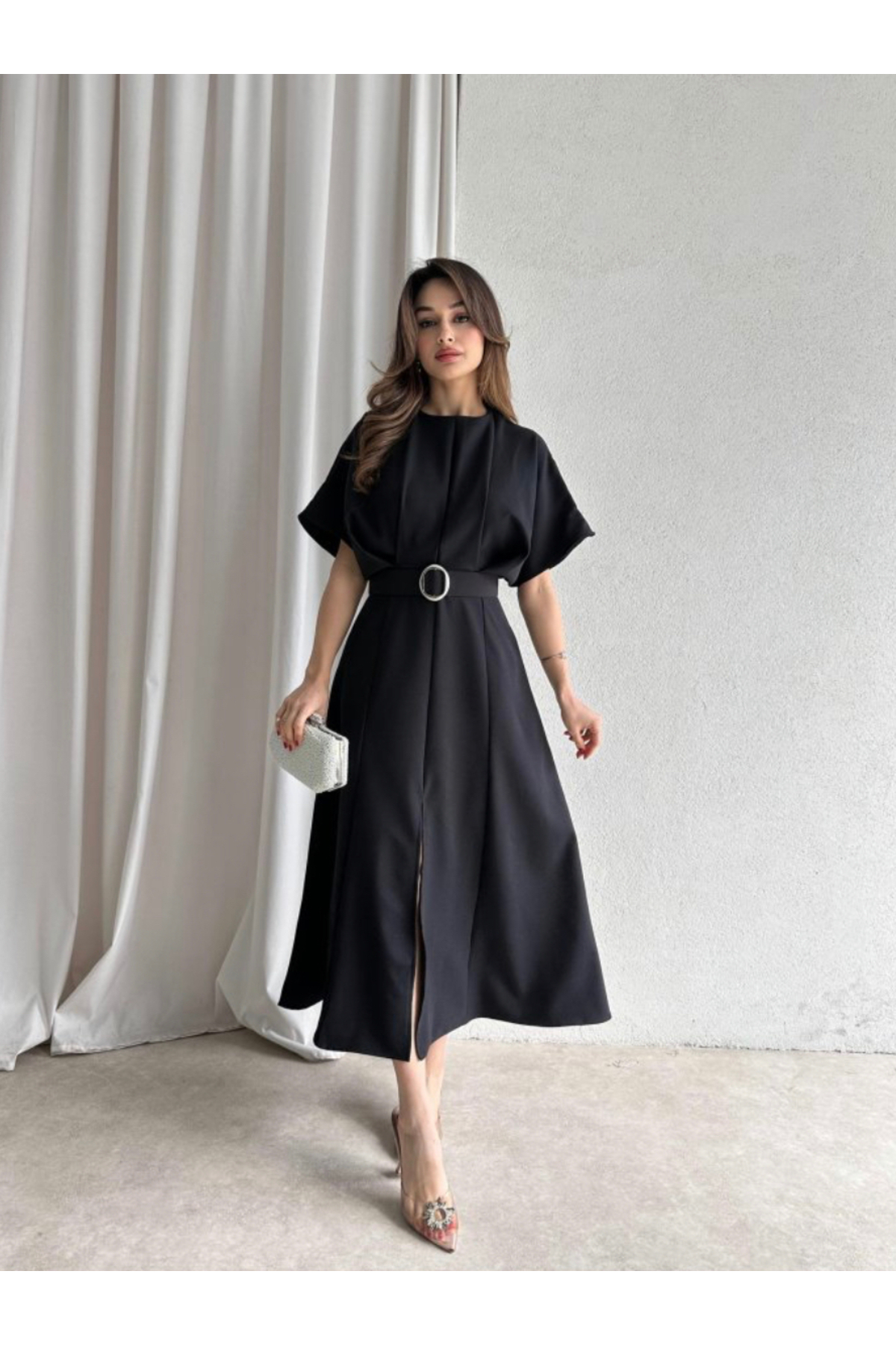 Afiş Butik  Siyah Kemer Detaylı Yuvarlak Yaka Piliseli Midi Elbise - Görsel 2