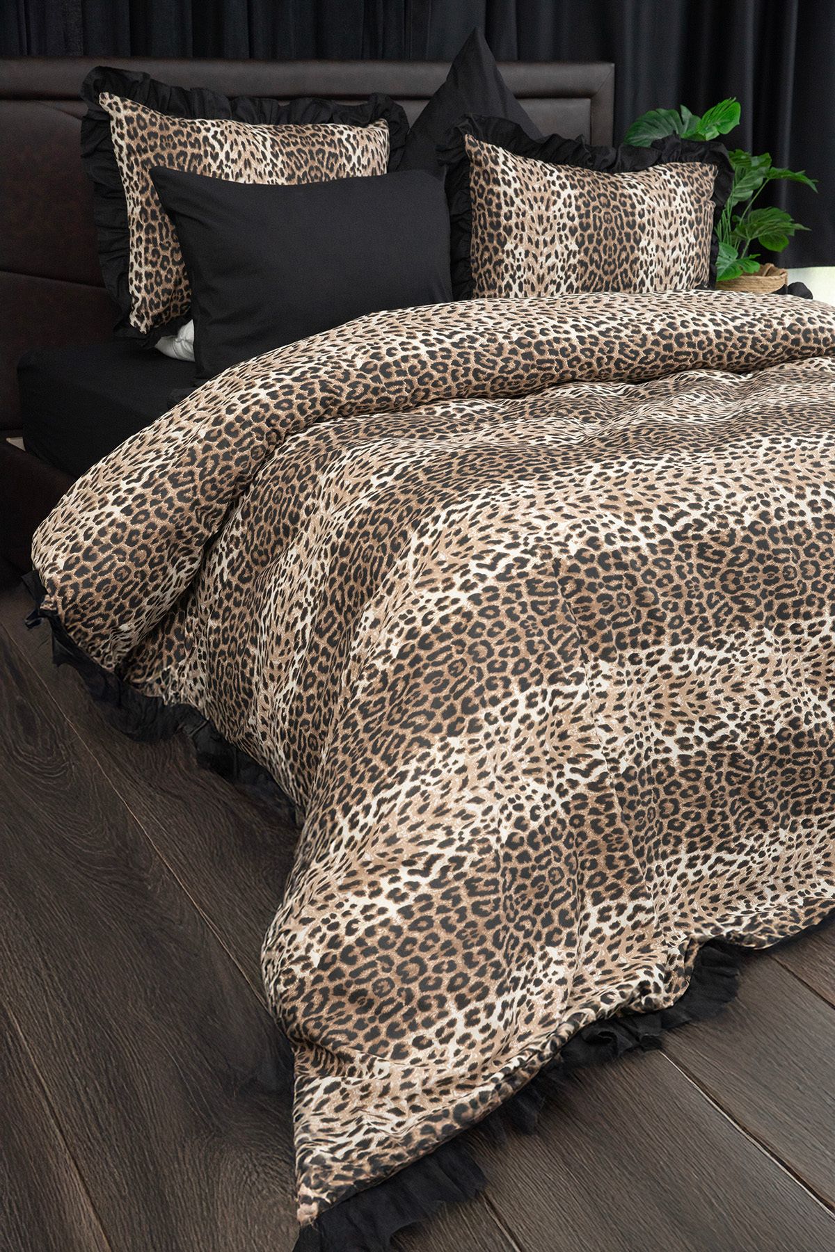 FAVORA-Frilly Leopard Patterned Double Duvet Cover Set with Elastic Sheets 1