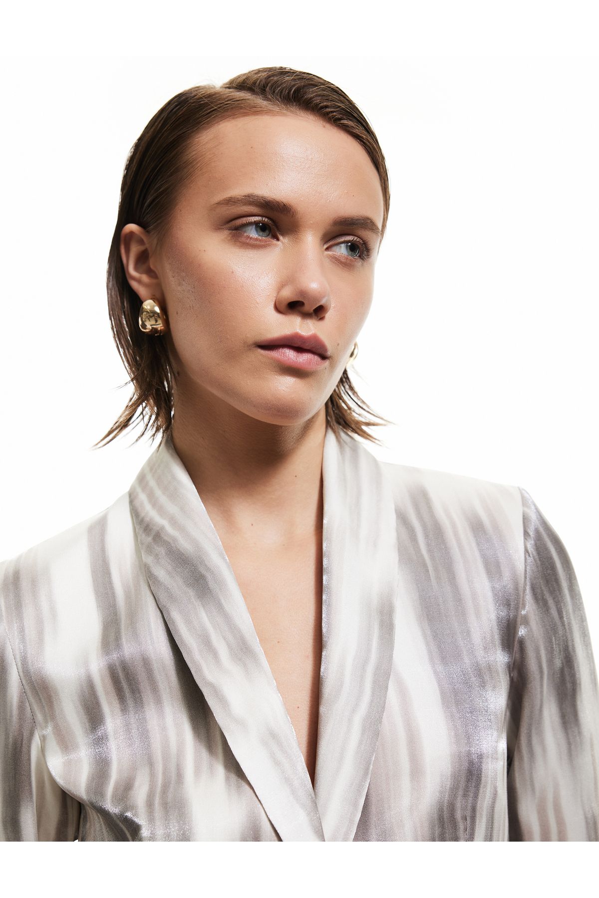 Koton-Color Transition Patterned Long Sleeve Satin Blazer Jacket with Pockets 4