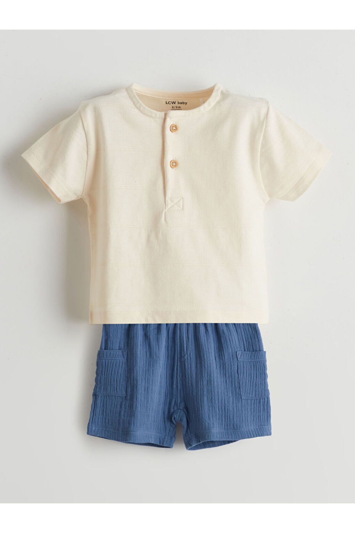 LC Waikiki Yeni Sezon Basic Erkek Bebek Tisort ve Sort 2'li - S5FS32Z1