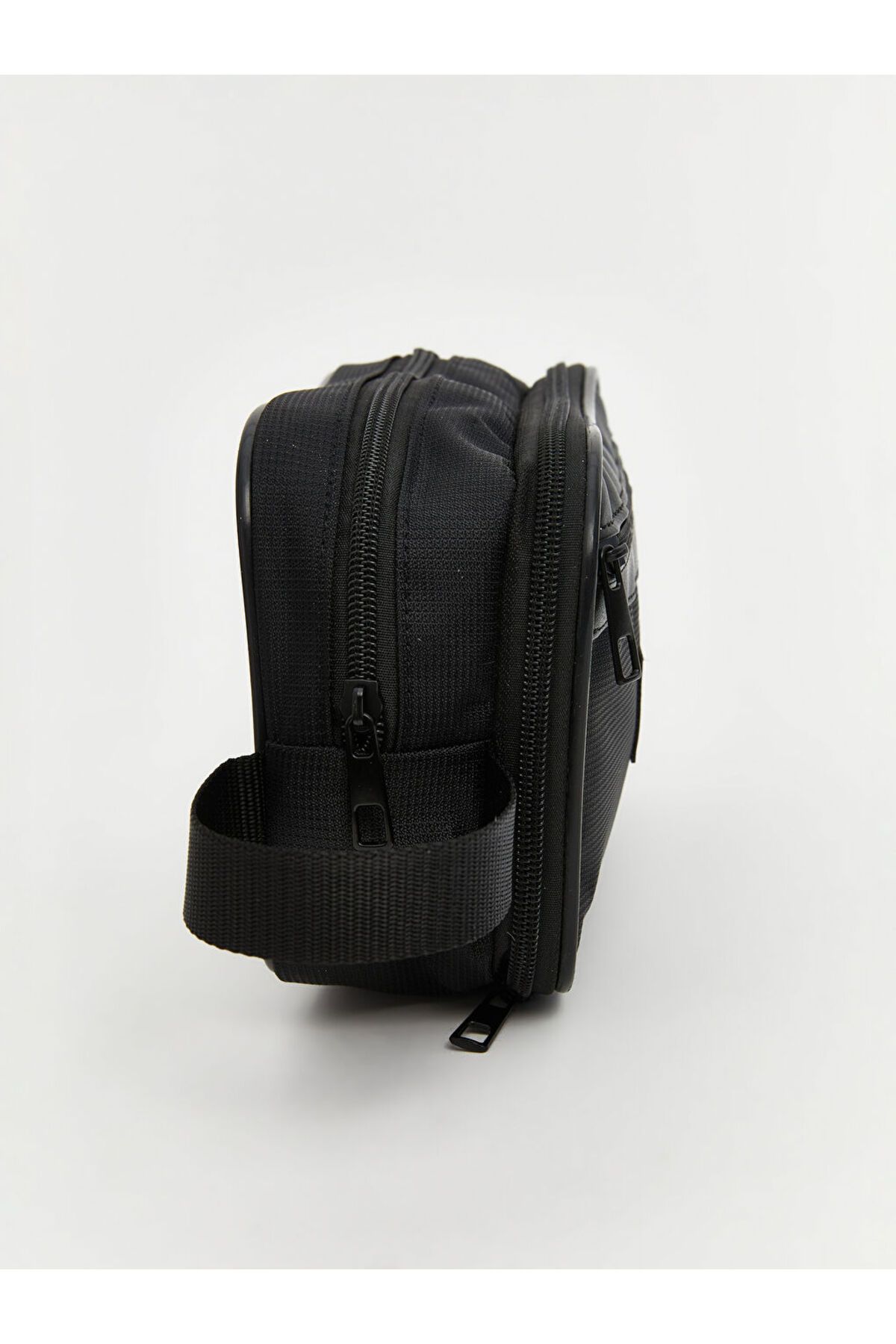 LC Waikiki-Zippered Men's Handbag 3