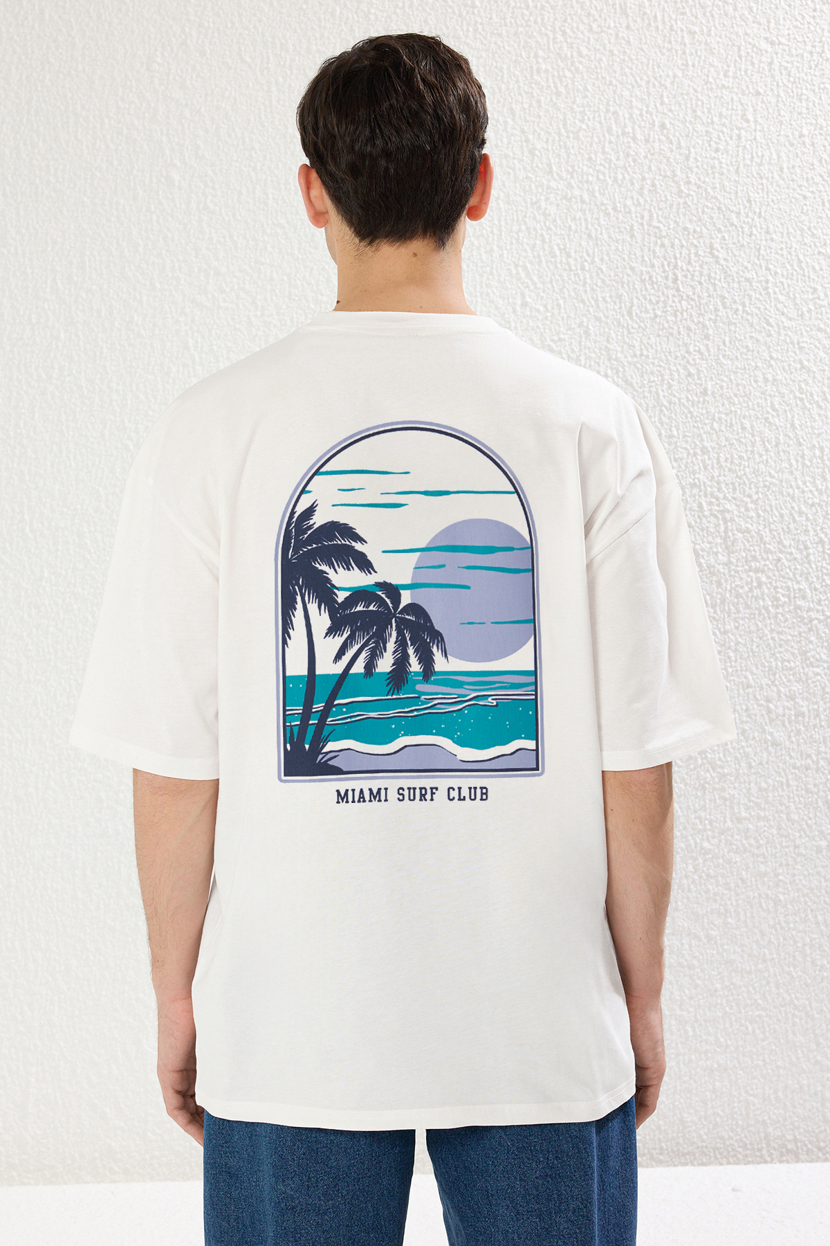 Trendyolmilla Man Beyaz Oversize/Geniş Kesim Yazı Baskılı %100 Kısa Kol T-Shirt TMNSS21TS3559