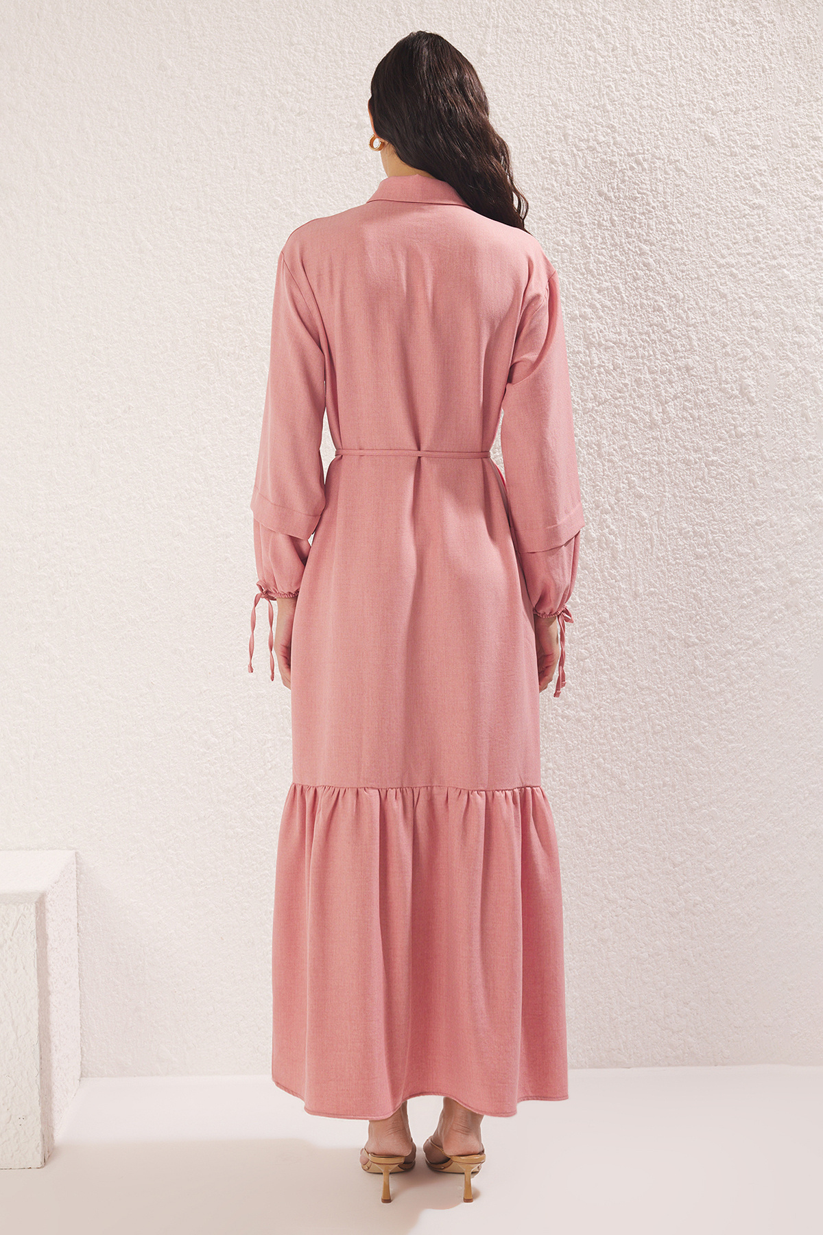 Trendyol Modest-Detailliertes, gewebtes Kleid in Leinenoptik mit Dusty Rose-Spitze TCTSS25EB00111 4
