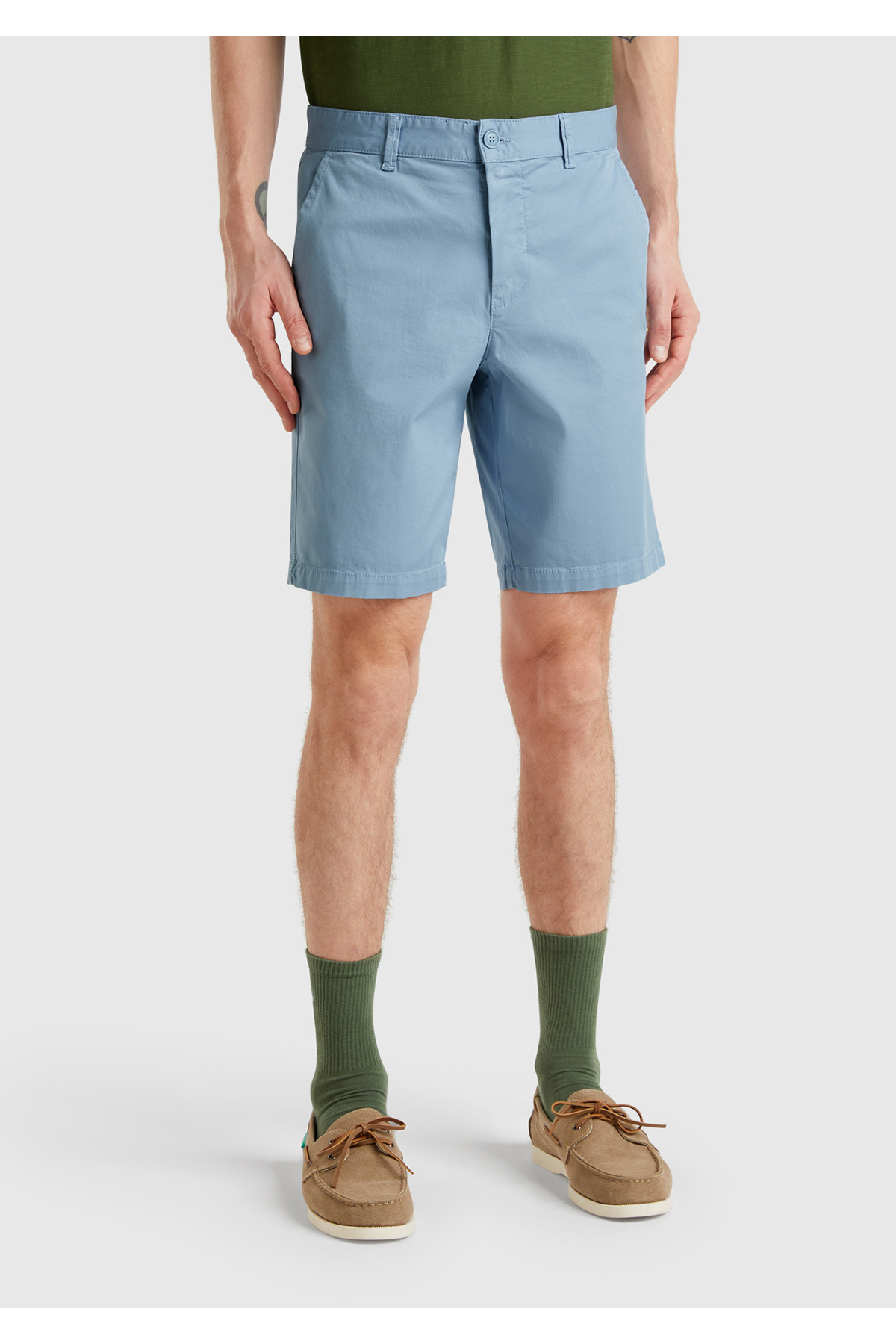 یونایتد کالرز آو بنتون شلوارک برمودای مردانه مدل چینو آبی روشن