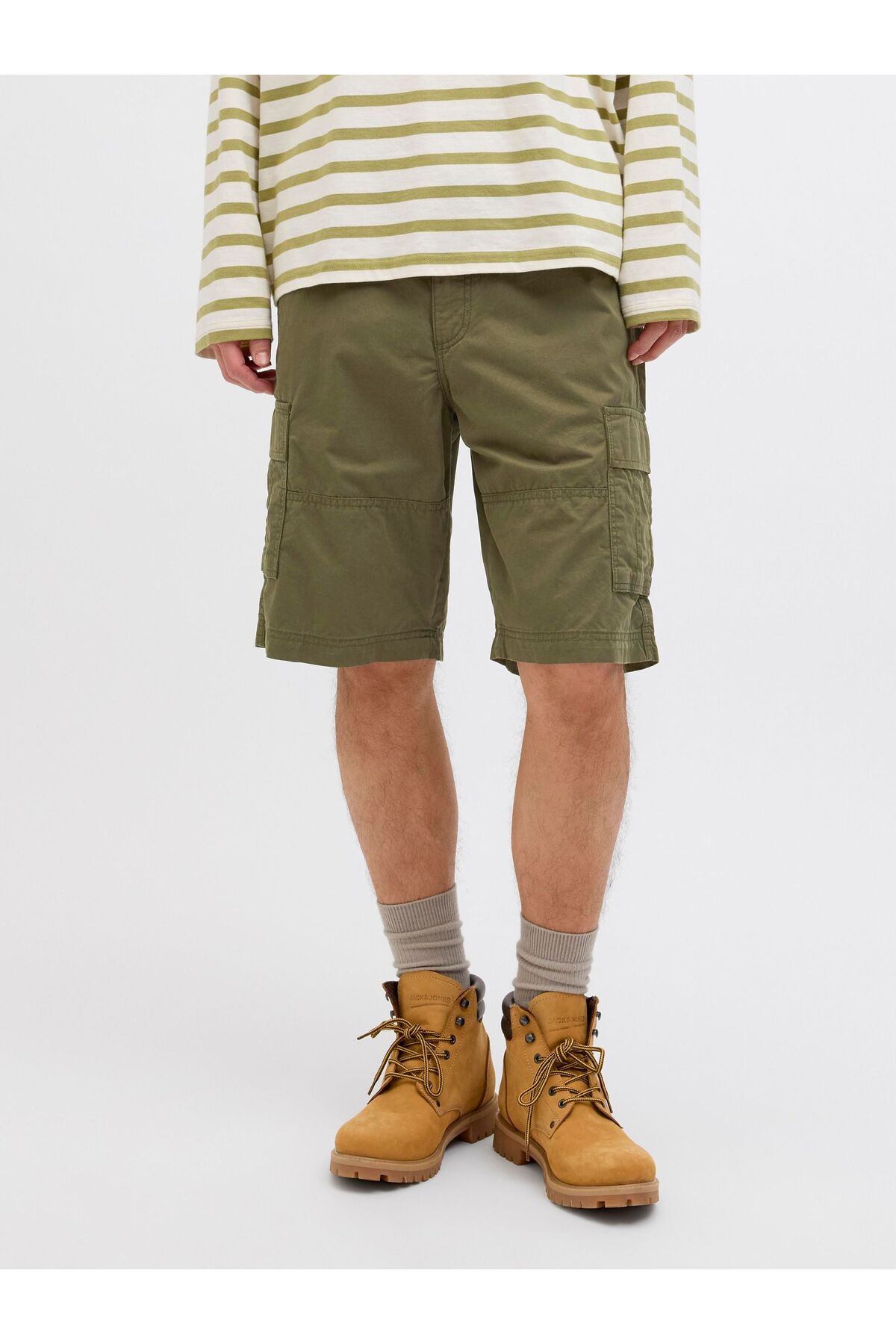 شلوارک مردانه سایز معمولی مدل Cargo - زئوس جک اند جونز شلوارک برمودا Jack & Jones
