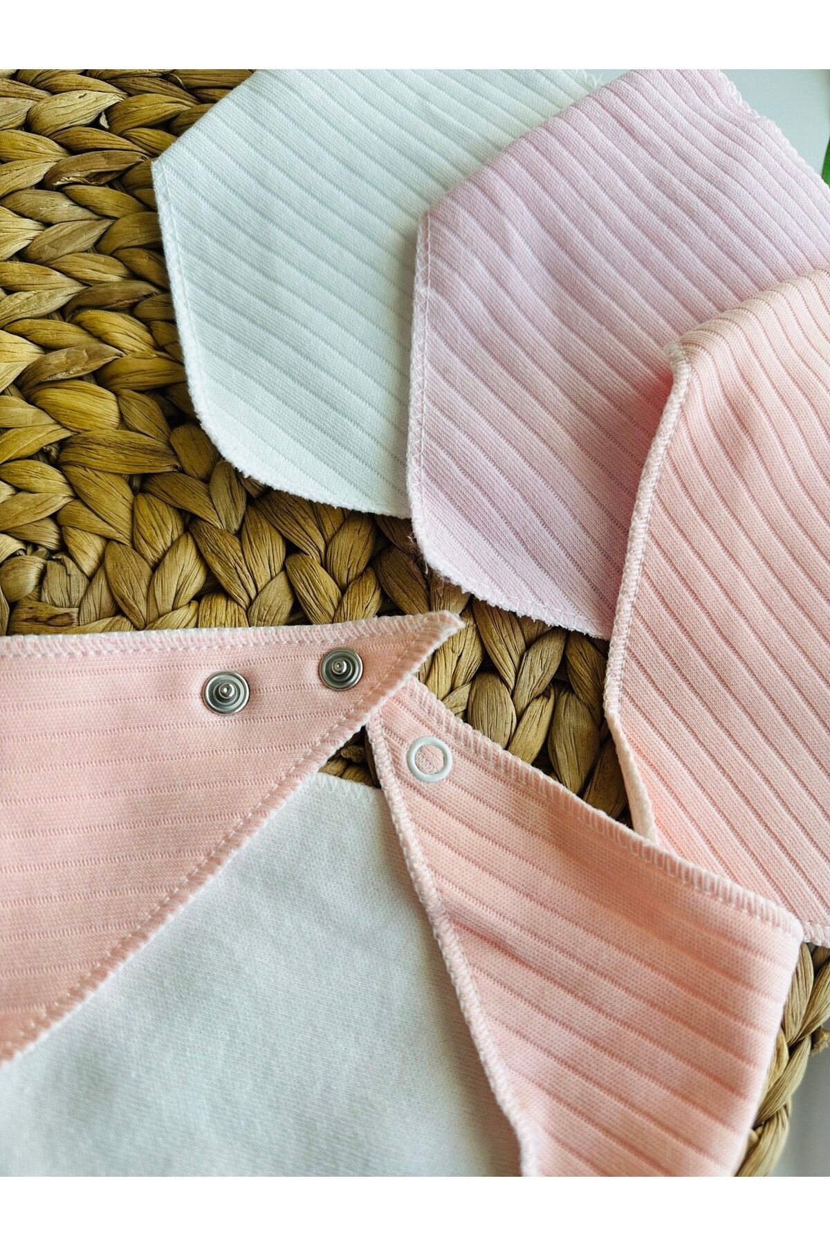 minço bebe-Pink Tone Body Protective Triangle Furlar with 6 Count Drool and Feeding Bibs 3