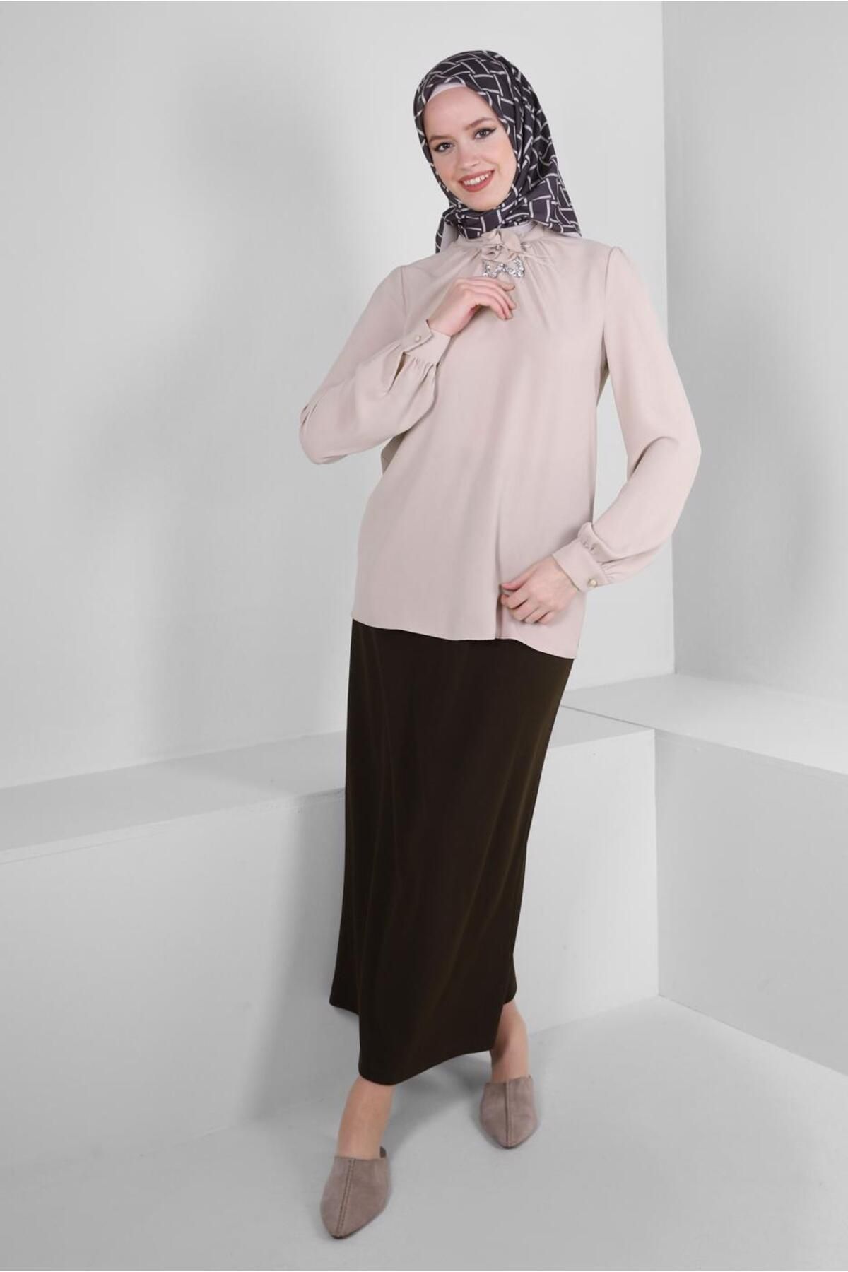 بلوز سنگی با جزئیات گل 43575 Alvina