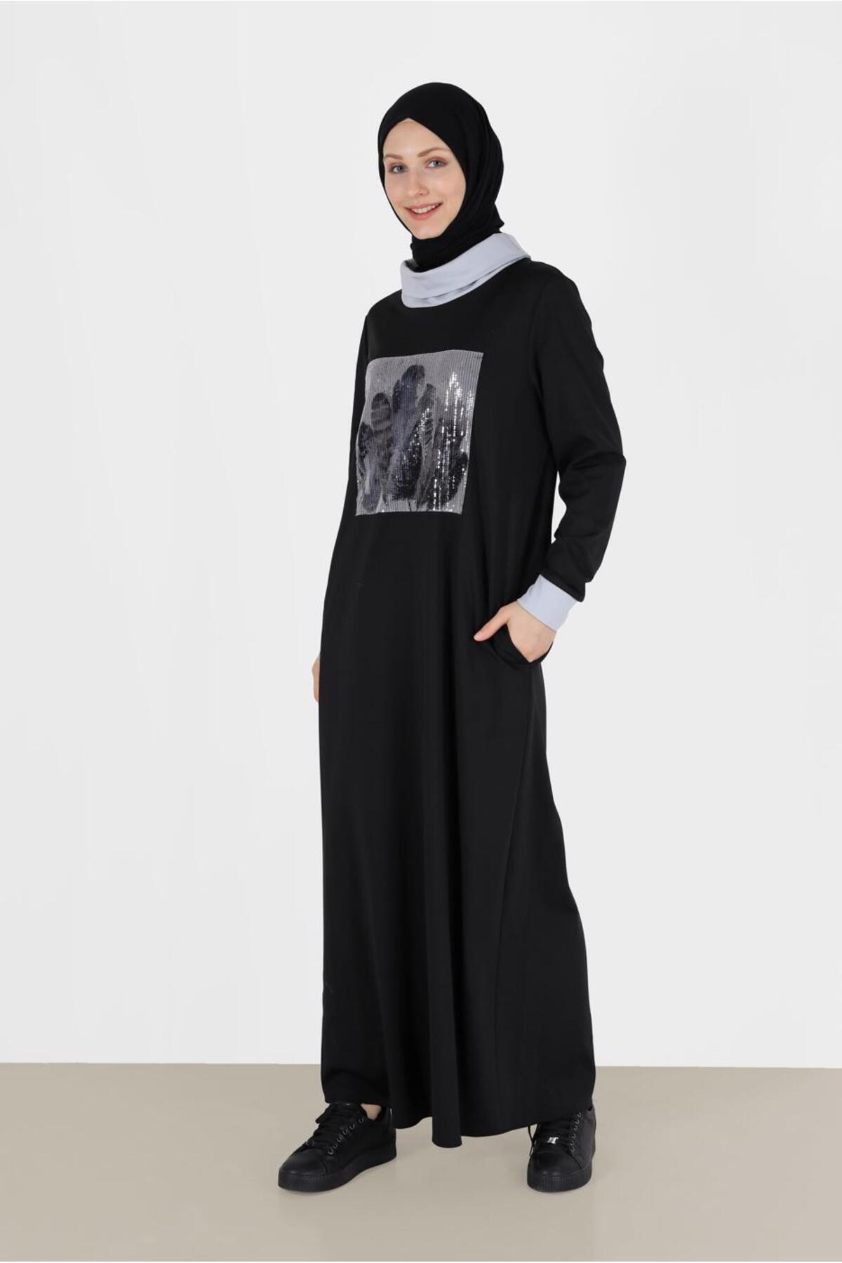 آلوینا لباس طرحدار با جزئیات پولکدوزیشده ۴۲۴۳۶ آلوینا لباس طرحدار با جزئیات پولکدوزیشده ۴۲۴۳۶