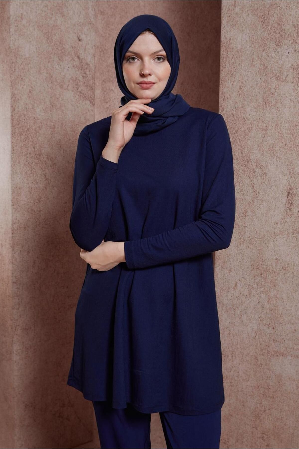 تونیک ساده گردن خدمه 44646 Alvina