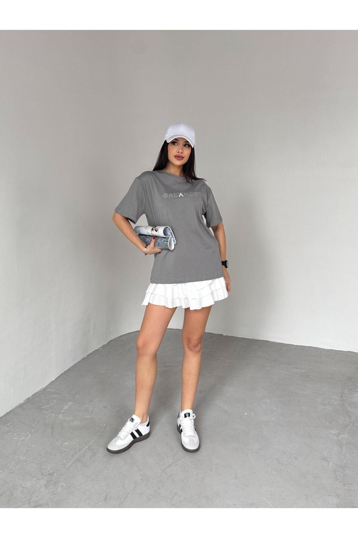 Cappmoda-T-925 Painting Gray Balance Embossed Printed Casual Cotton T-Shirt 5