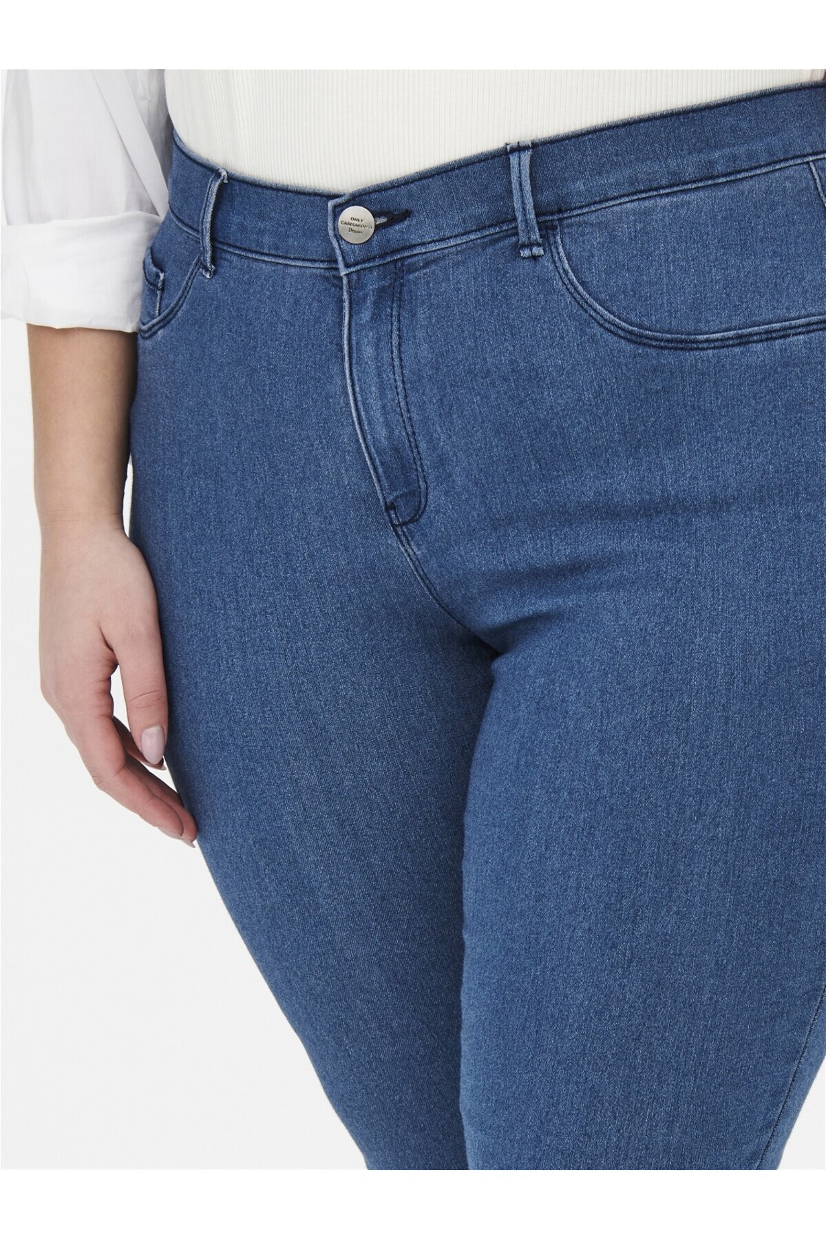 Only Carmakoma-Carmakoma High Waist Narrow Leg Minimalist Women's Jean - Ideal for Your Daily Combinations 5