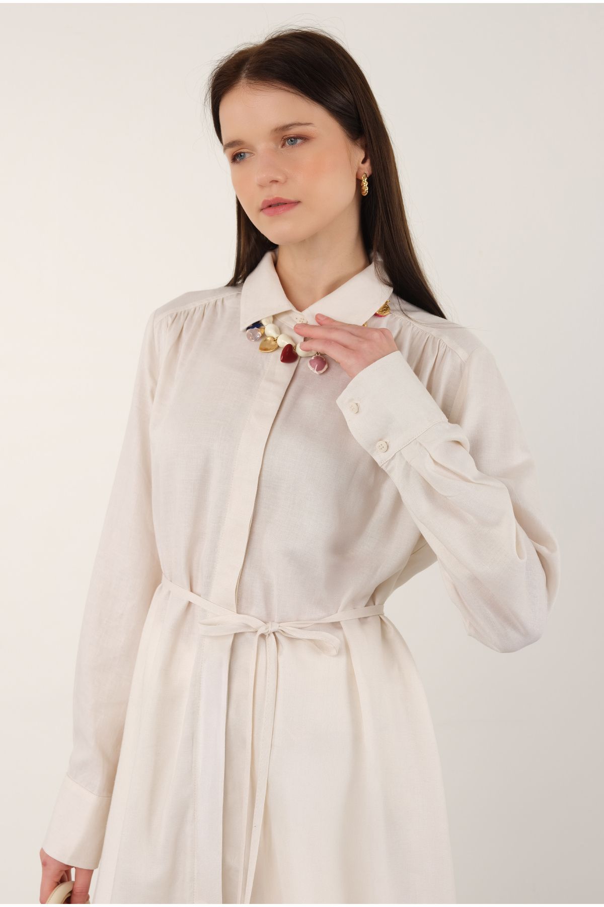 HEQA-Long Linen Shirt in Ecru Color 2