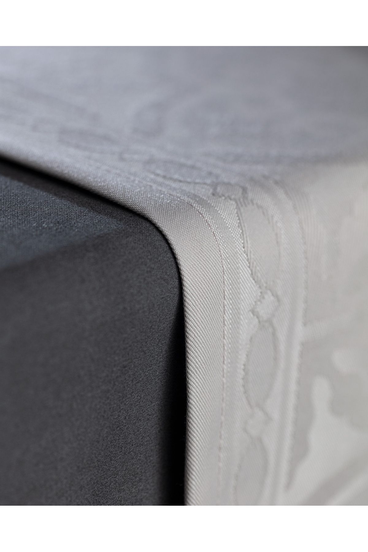 Madame Coco-Pradines Runner - Light Gray 3