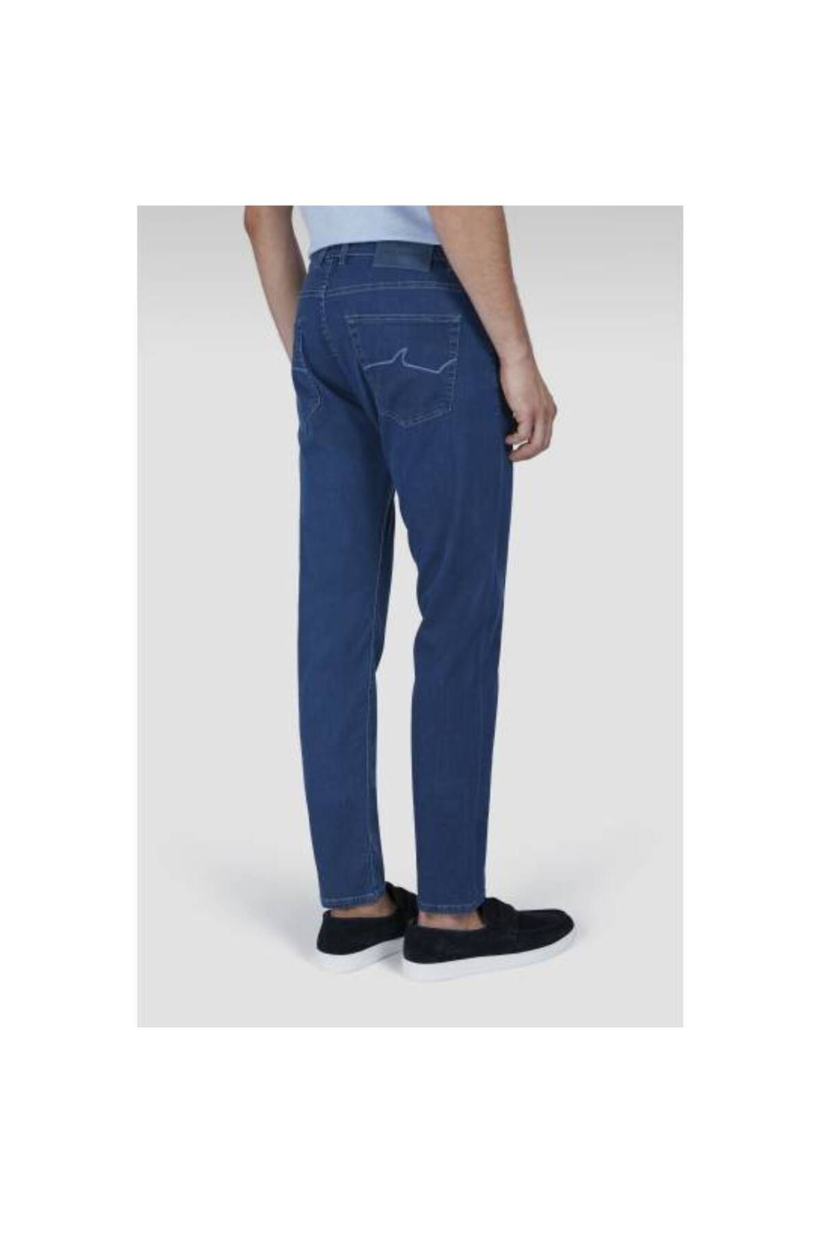 complete the look image