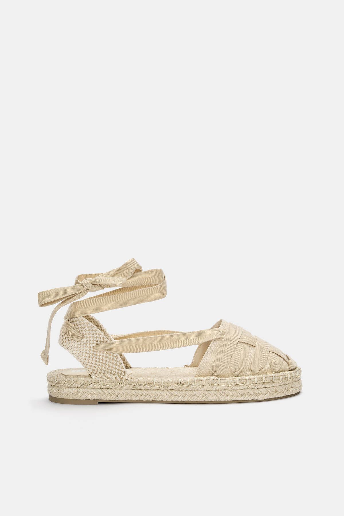 اسپادری با جزئیات توری Pull & Bear