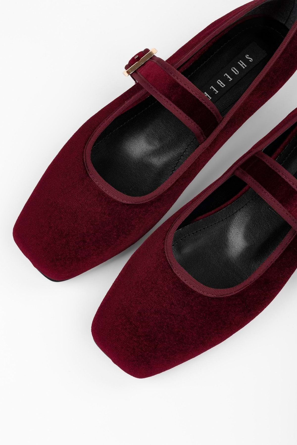 Shoeberry-حذاء باليه نسائي من Bobbi Burgundy Velvet Blunt Toe 4