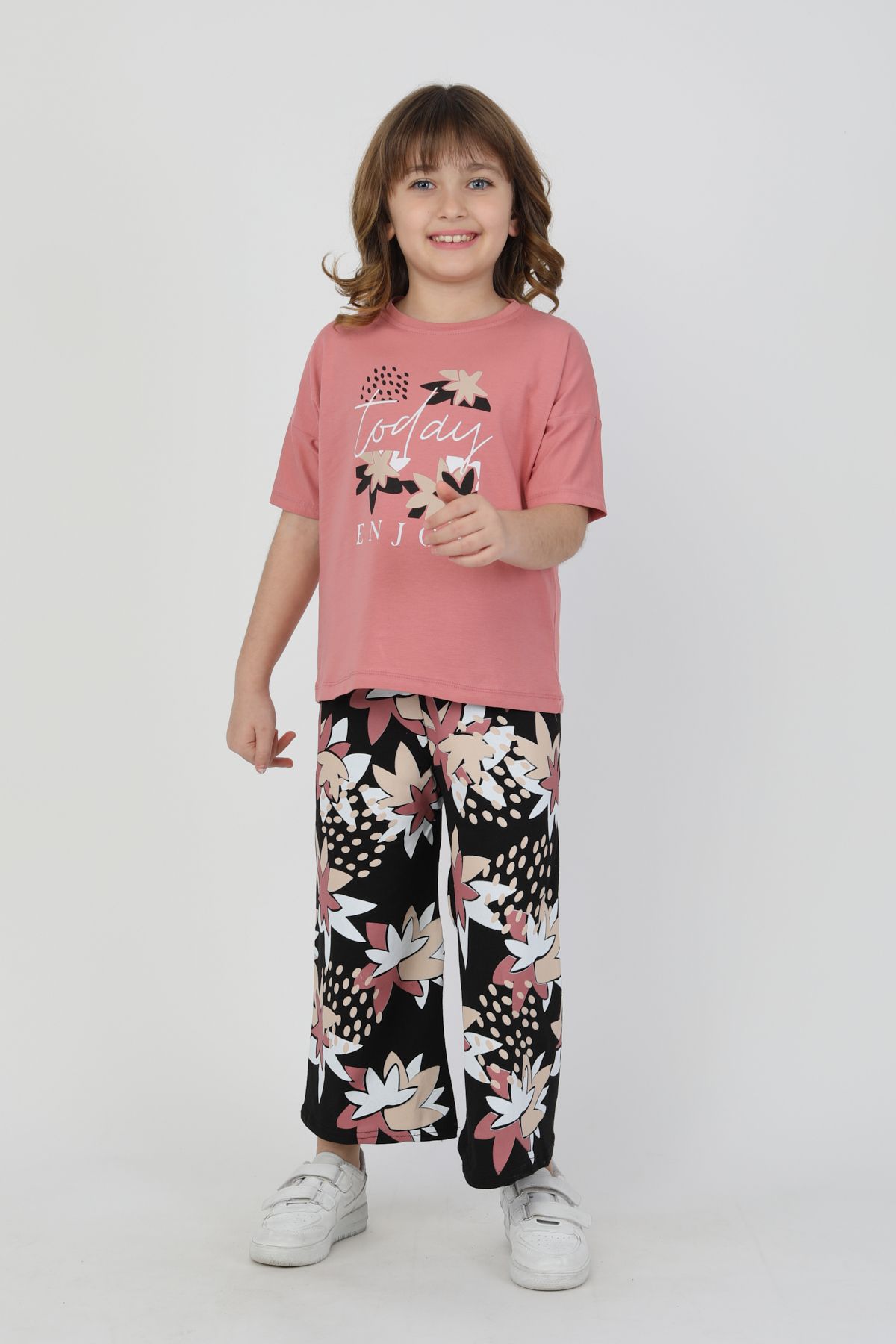 e-çocuk-Today Enjoy Printed Girl's Suit 1