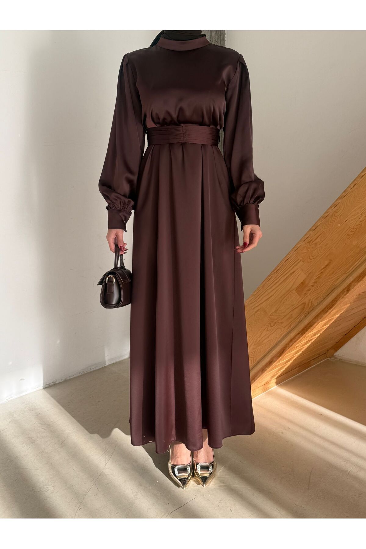 Aranlı tekstil-Σατέν Φόρεμα Hijab με μανσέτες σε γραμμή Α με ζωσμένο ζωνάκι 1