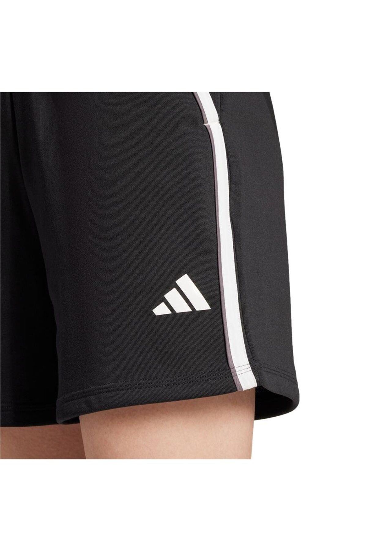 adidas-Essentials Color Pop French Terry Şort 4