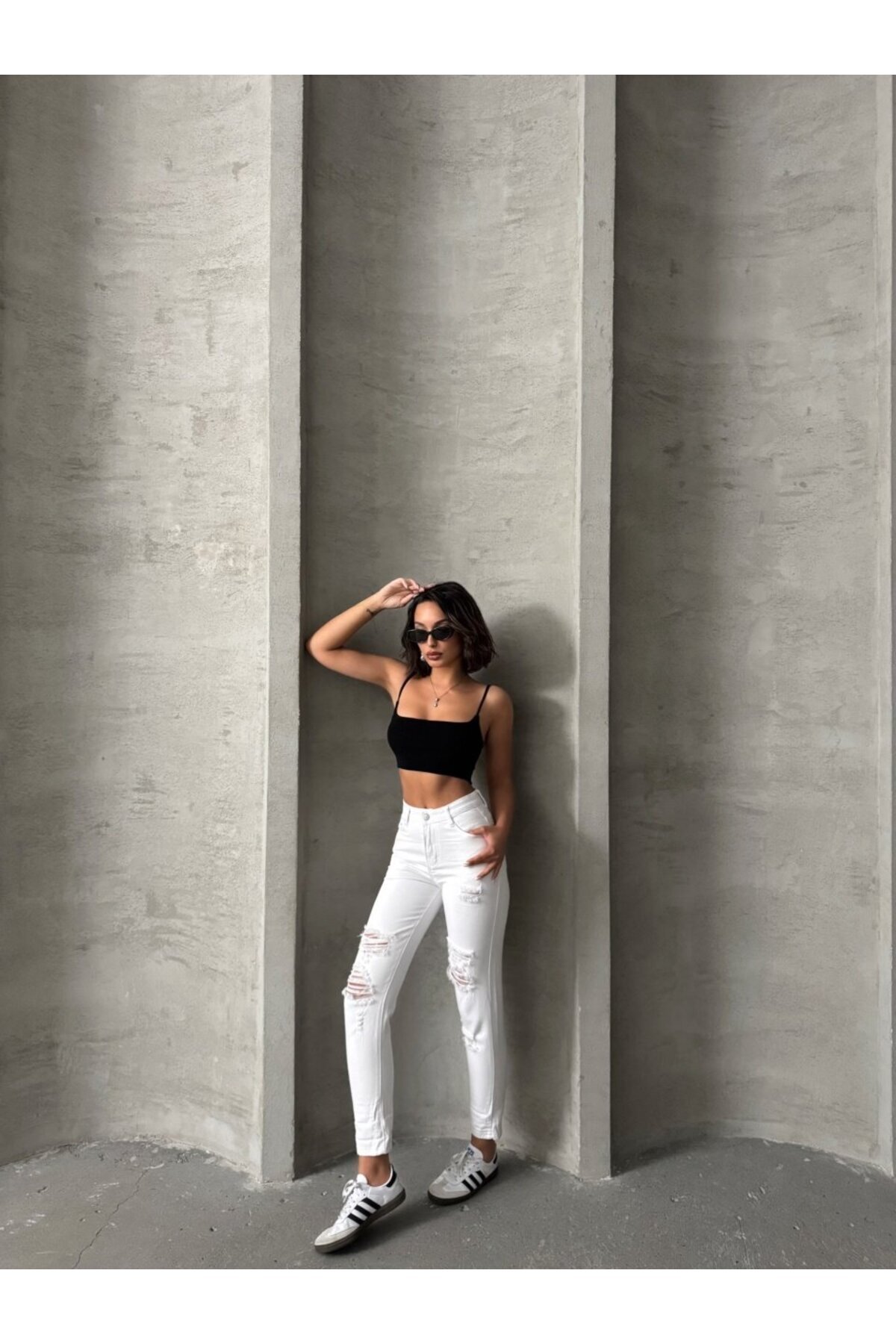 ADA MODA-Mom fit jeans with rips 4