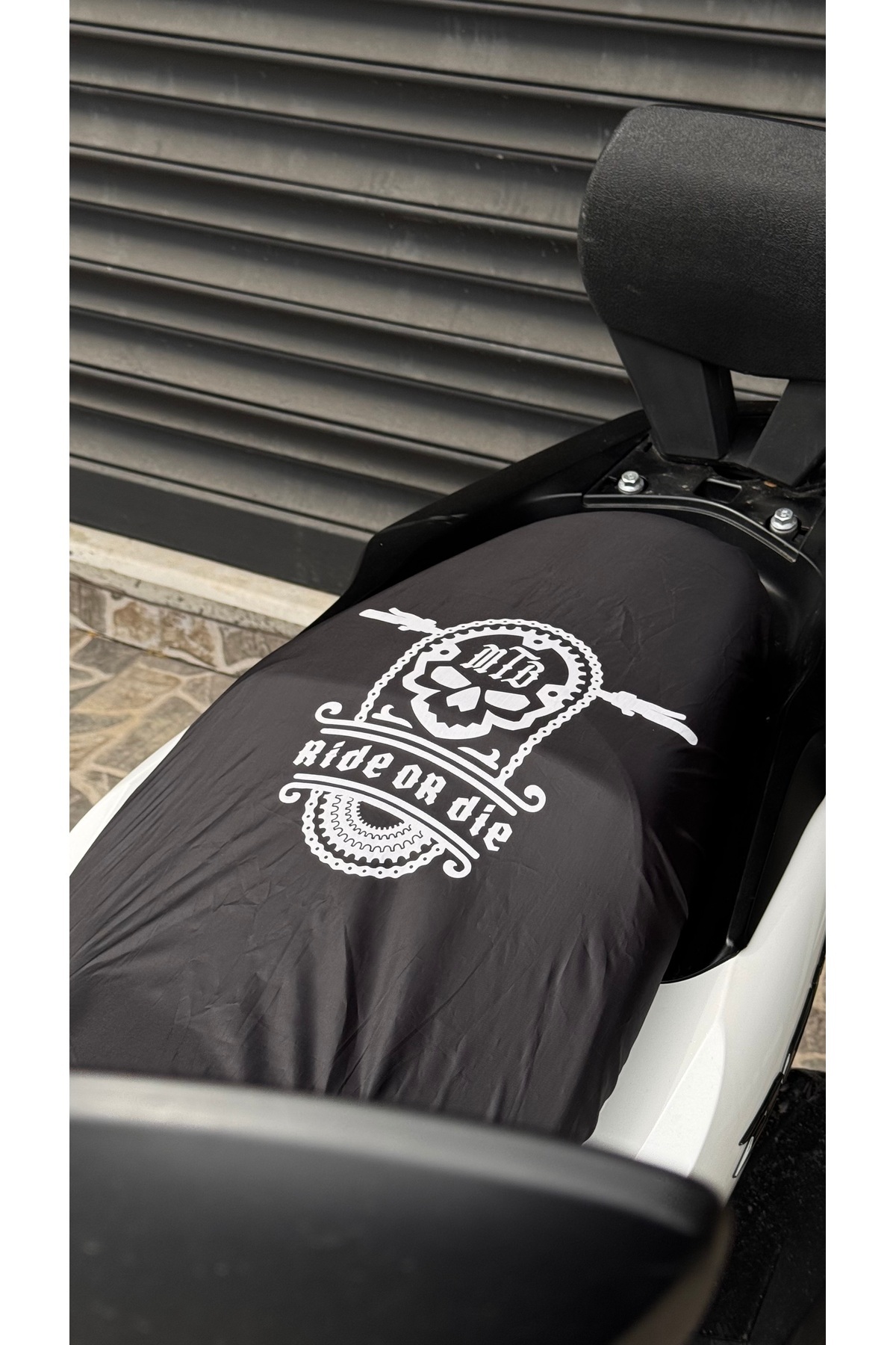 Motobros Rks Freccia Uyumlu Sele Kılıfı Kuru Kafa Desenli Ride Or Die Kılıf