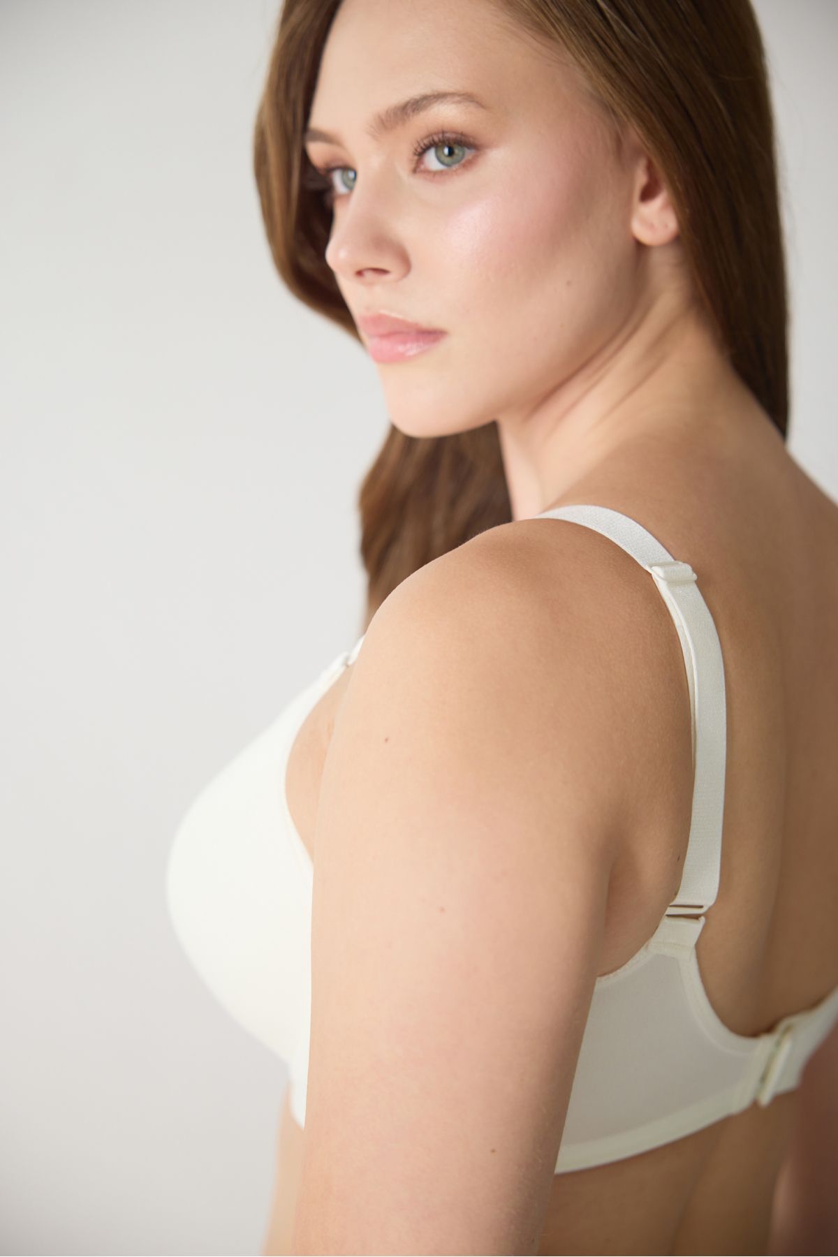 Magic Form-Large Size Bra with Flat Fabric and Thin Sponge 3