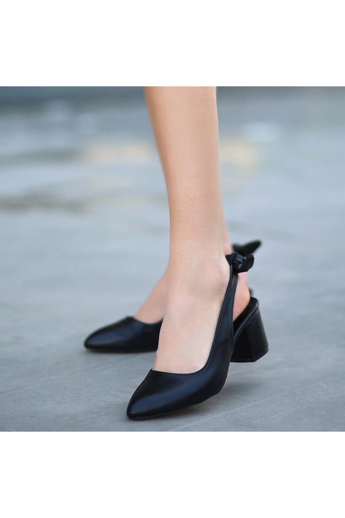 Siyah Cilt Topuklu Ayakkabı