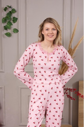 KADİRWEAR PEMBE KİRAZ DESENLİ ÖNDEN DÜĞMELİ UZUN KOL PİJAMA TAKIMI