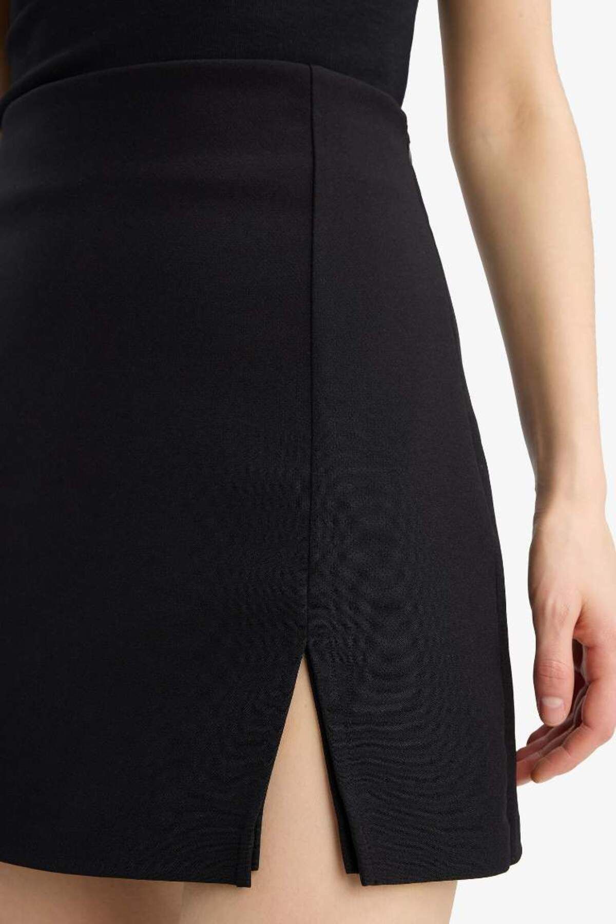 DeFacto-Regular Waist Basic Plain Shorts Skirt C1860Ax25Sp 5