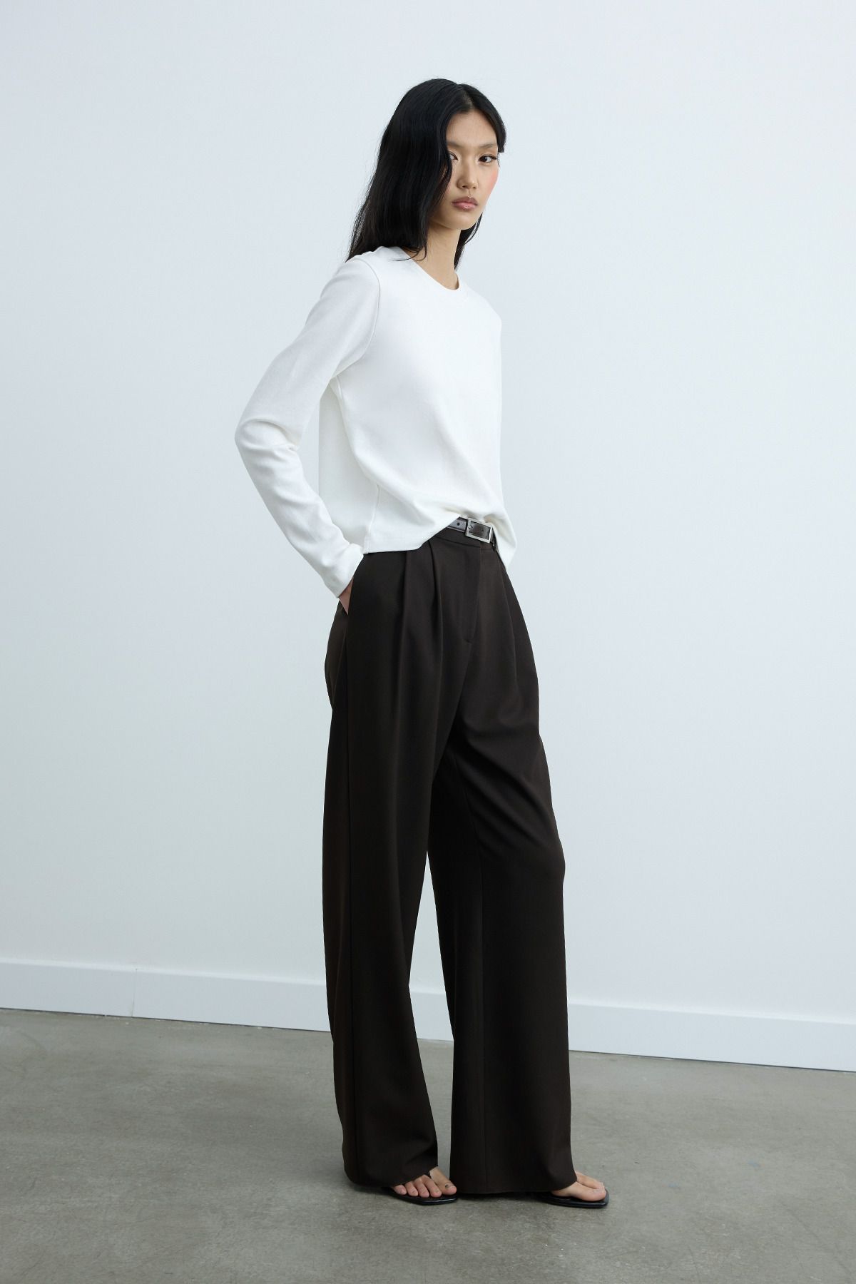 Suud Collection-Ecru Rumi Basic Long Sleeve T-Shirt 8