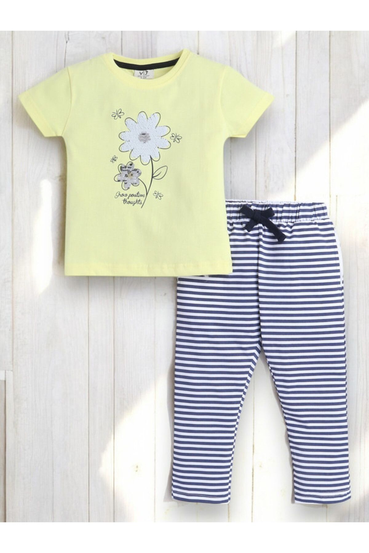 Victor and Jane-- Printed T-shirt and Pyjama Set 4