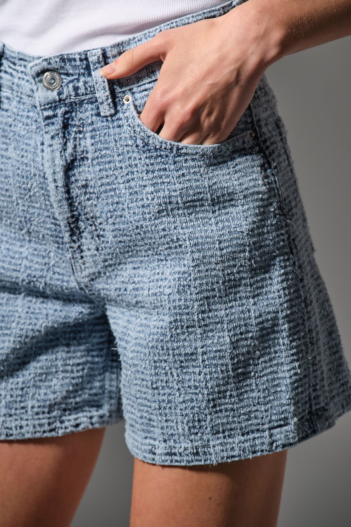 Maule-Blue Women Punch Shorts High Waist Zipper Cut Bukle Effect Crafted Denim Jeans Short Comfortable @Faenza 3