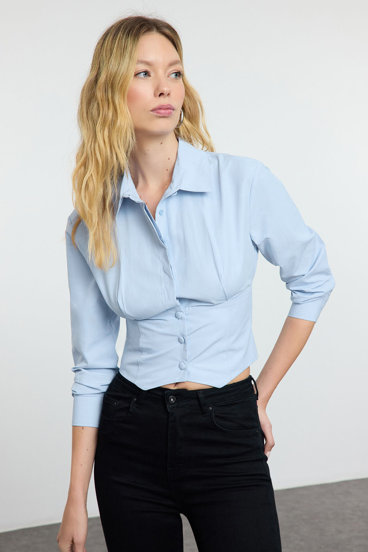 Trendyolmilla  Mavi Bele Oturan Fitted Kalıp Dokuma Gömlek TWOAW25GO00075