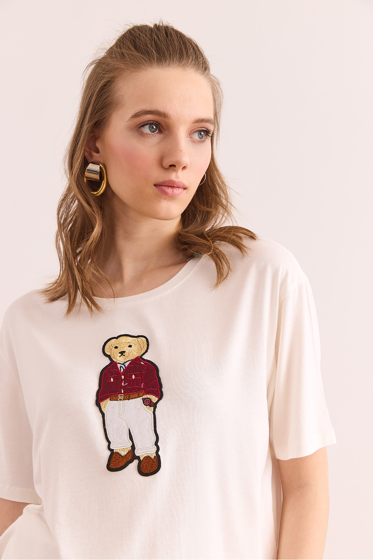 Olalook-Women's Ecru Crew Neck Teddy Bear Appliqued Flowy T-Shirt Tsh- 19000867 3