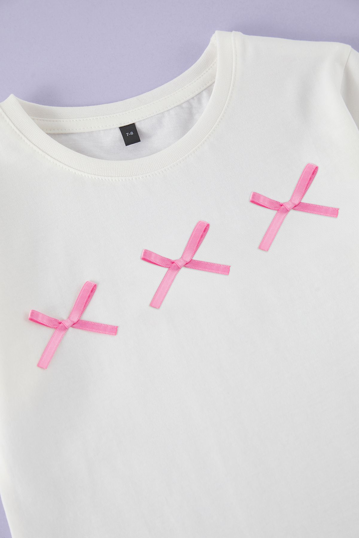 TRENDYOLKIDS-Kurzärmliges Mädchen-T-Shirt mit Baumwollband in Ecru TKDSS25TS00105 3