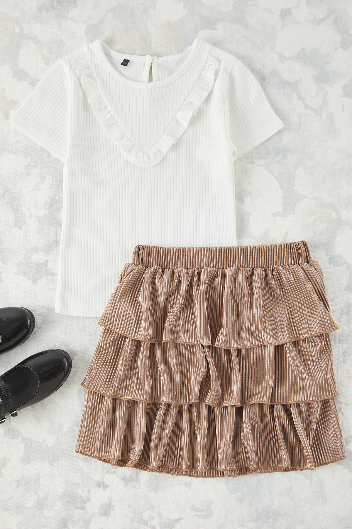 Trendyolmilla Kids Ekru Kız Çocuk Basic Fırfır Detaylı Kısa Kol Örme Alt-Üst Takım TKDSS25AU00060