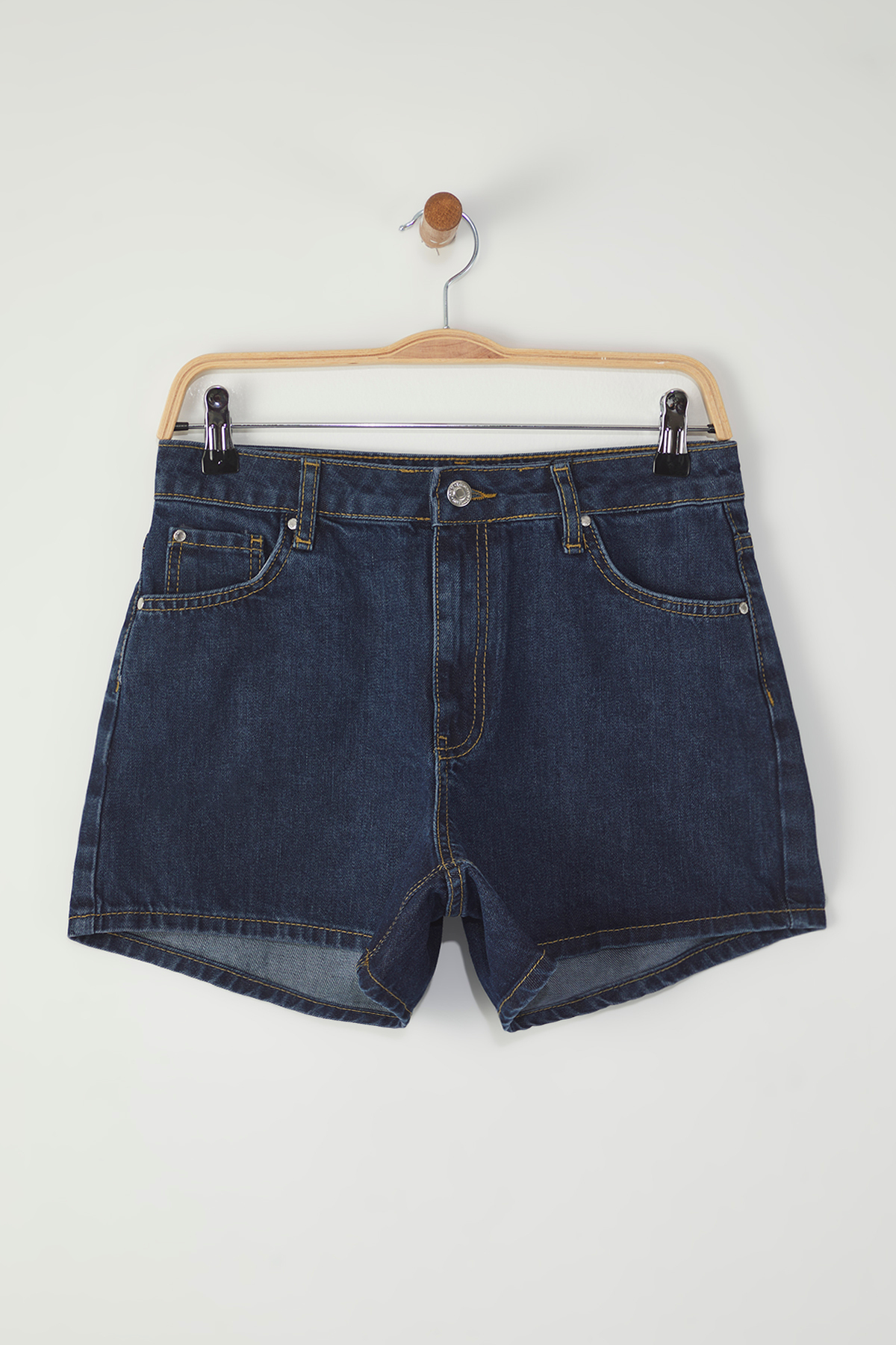 Trendyolmilla  Koyu Mavi Normal Bel City Boy Denim Şort TWOSS25SR00167 - Görsel 5