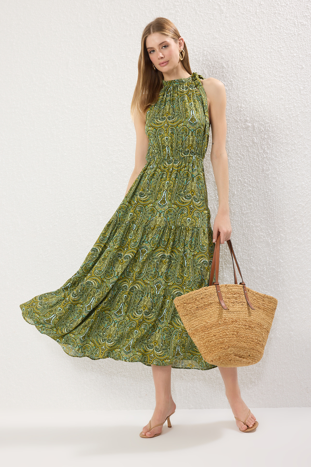 Trendyolmilla  Yeşil Şal Desen Düz Kesim Volanlı Maxi Dokuma Elbise TWOSS25EL00564