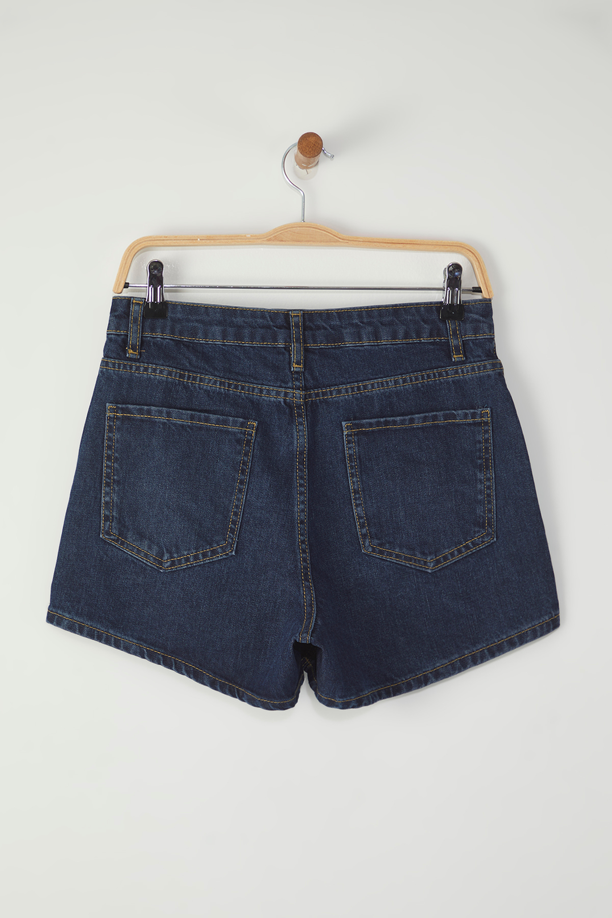 Trendyolmilla  Koyu Mavi Normal Bel City Boy Denim Şort TWOSS25SR00167 - Görsel 6