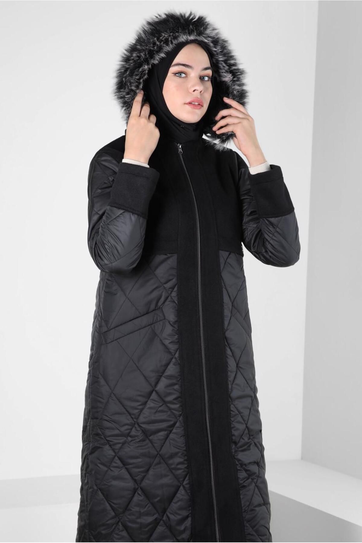 مانتو کلاهدار جداشونده 90426 Alvina