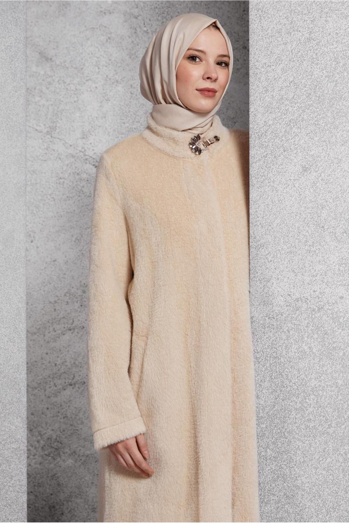 سنجاق سینه DETAILED WEAR AND GO 45160 Alvina