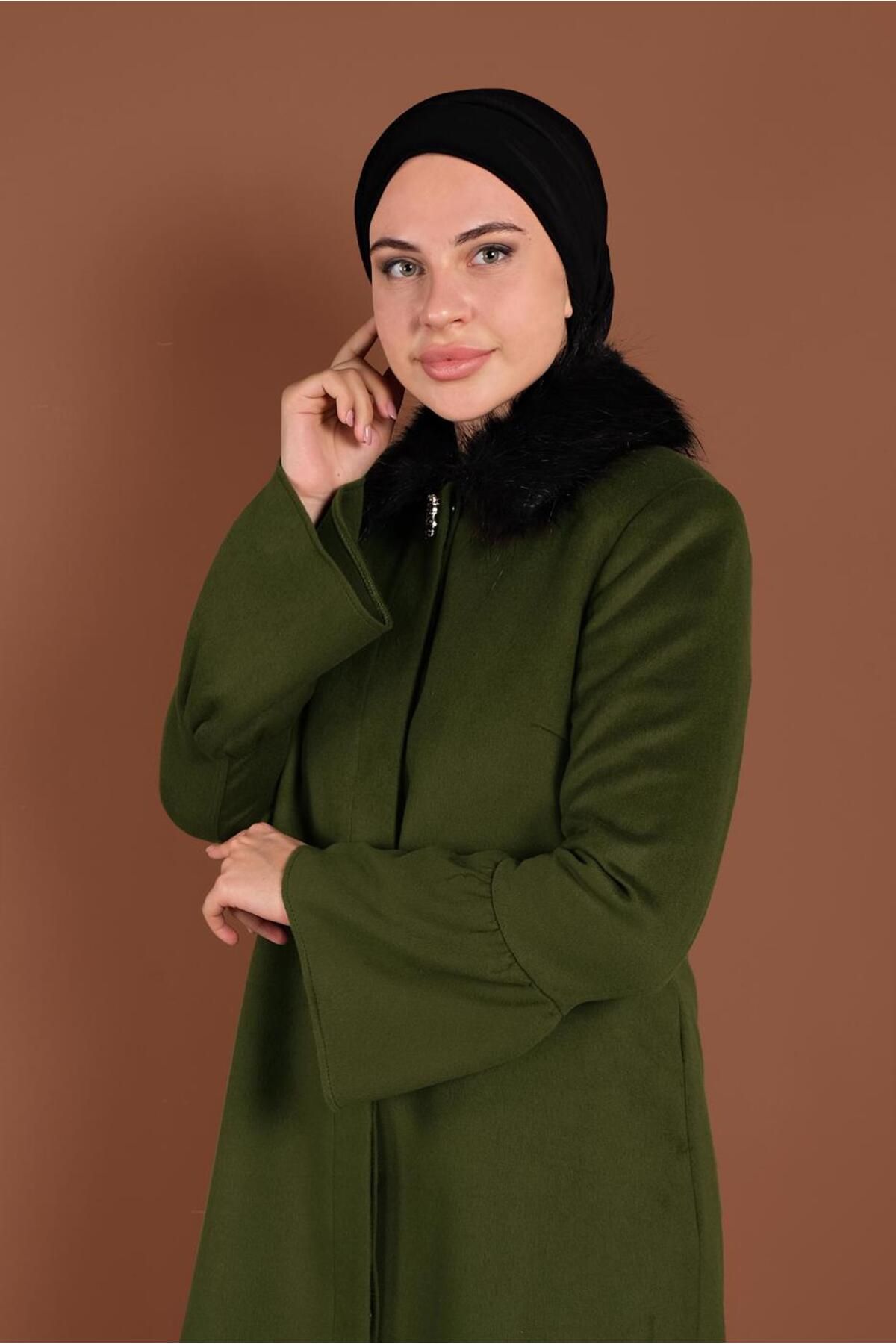 مانتو یقه خزدار با آستین کف 9815 Alvina