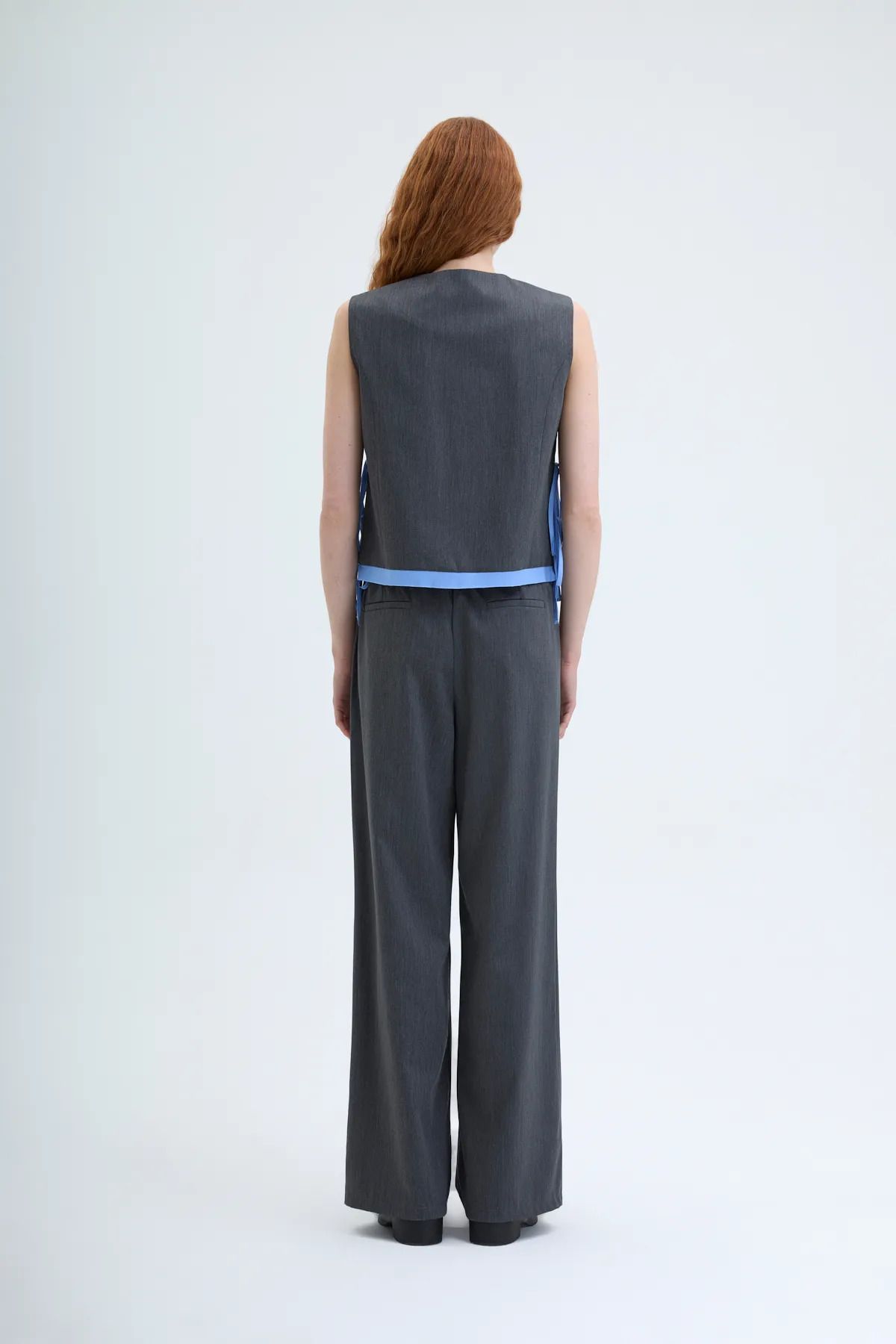 Quzu-Anthracite Colored Text Printed Bow Vest 4