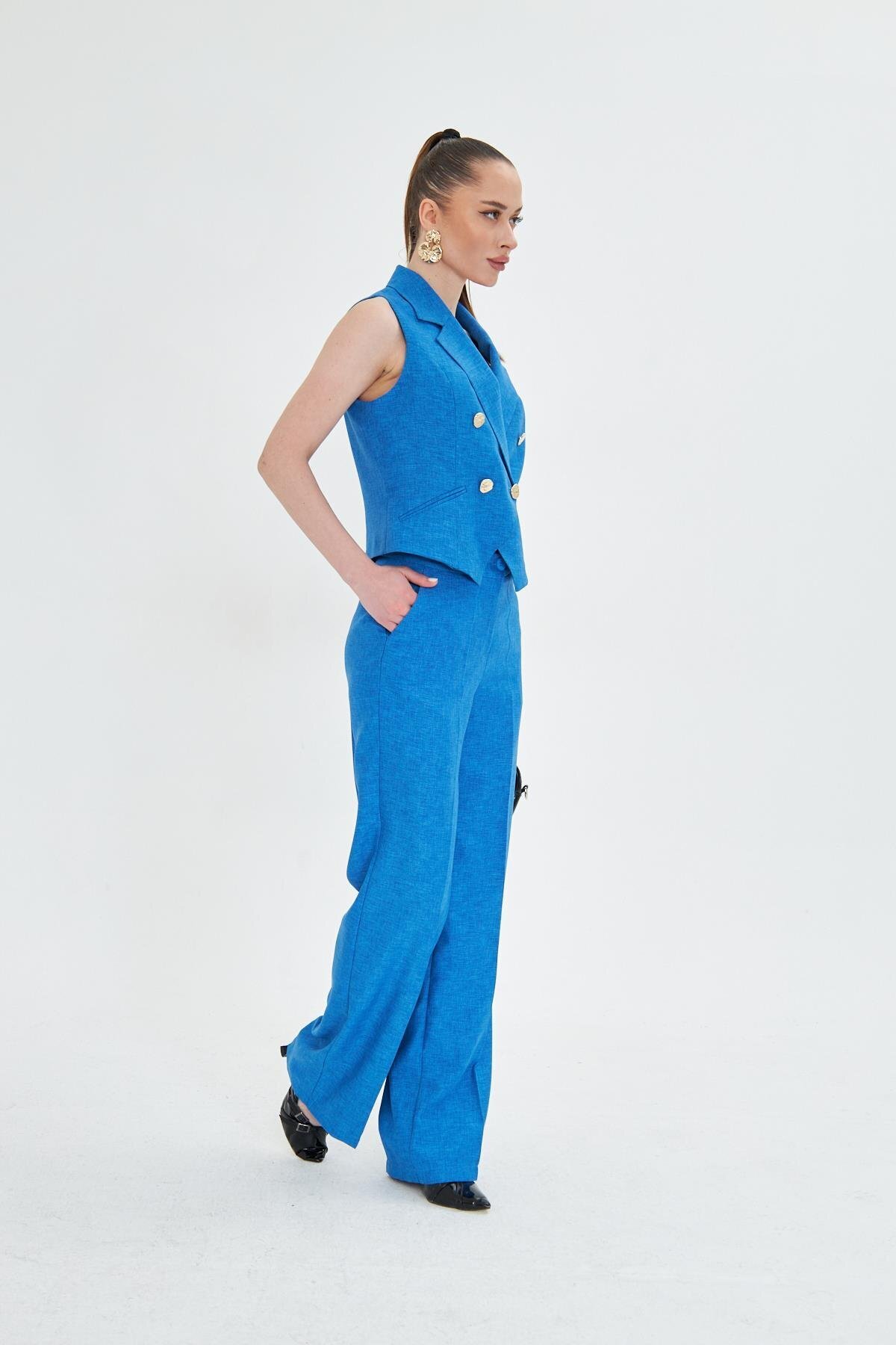 LOVELF-Gold Buttoned Short Vest Suit Saks 3