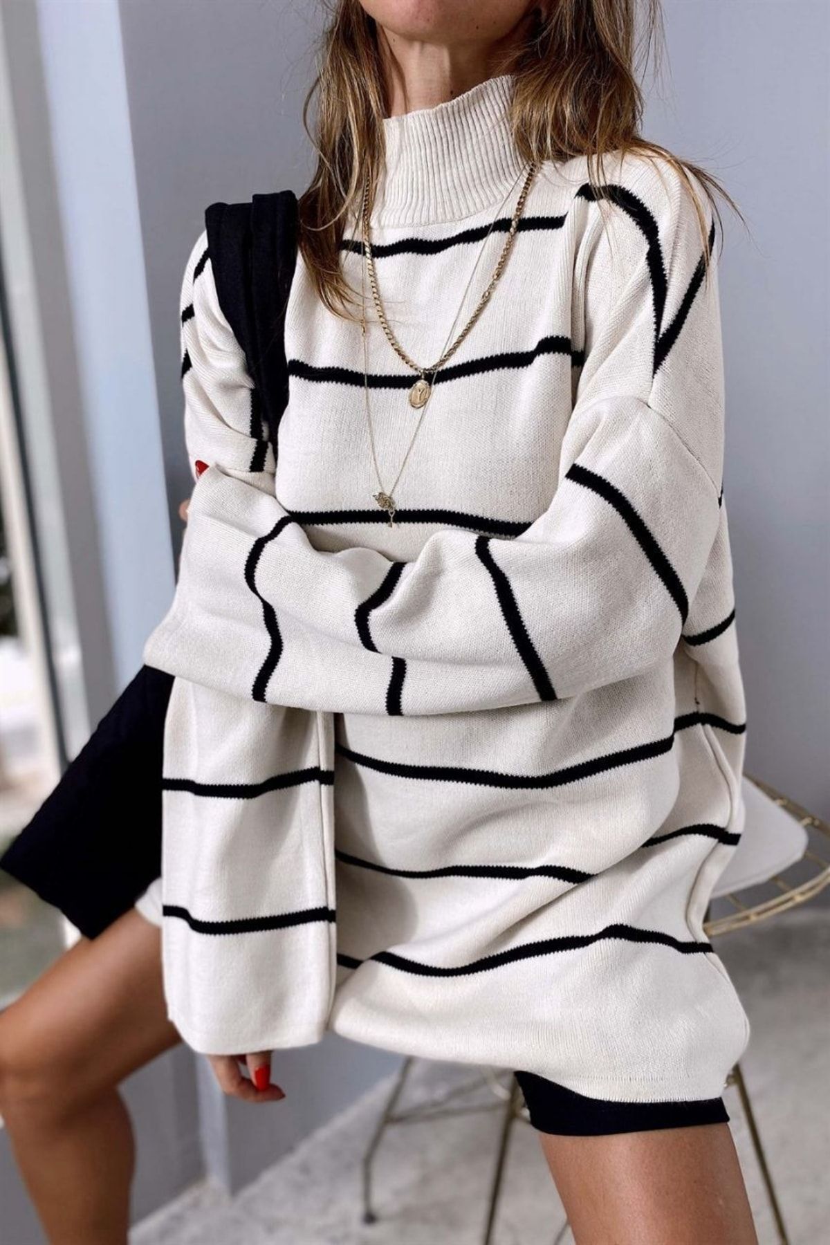 METLAM TEKSTİL Kadın Bej Dik Yaka Oversize Model Kazak Tunik