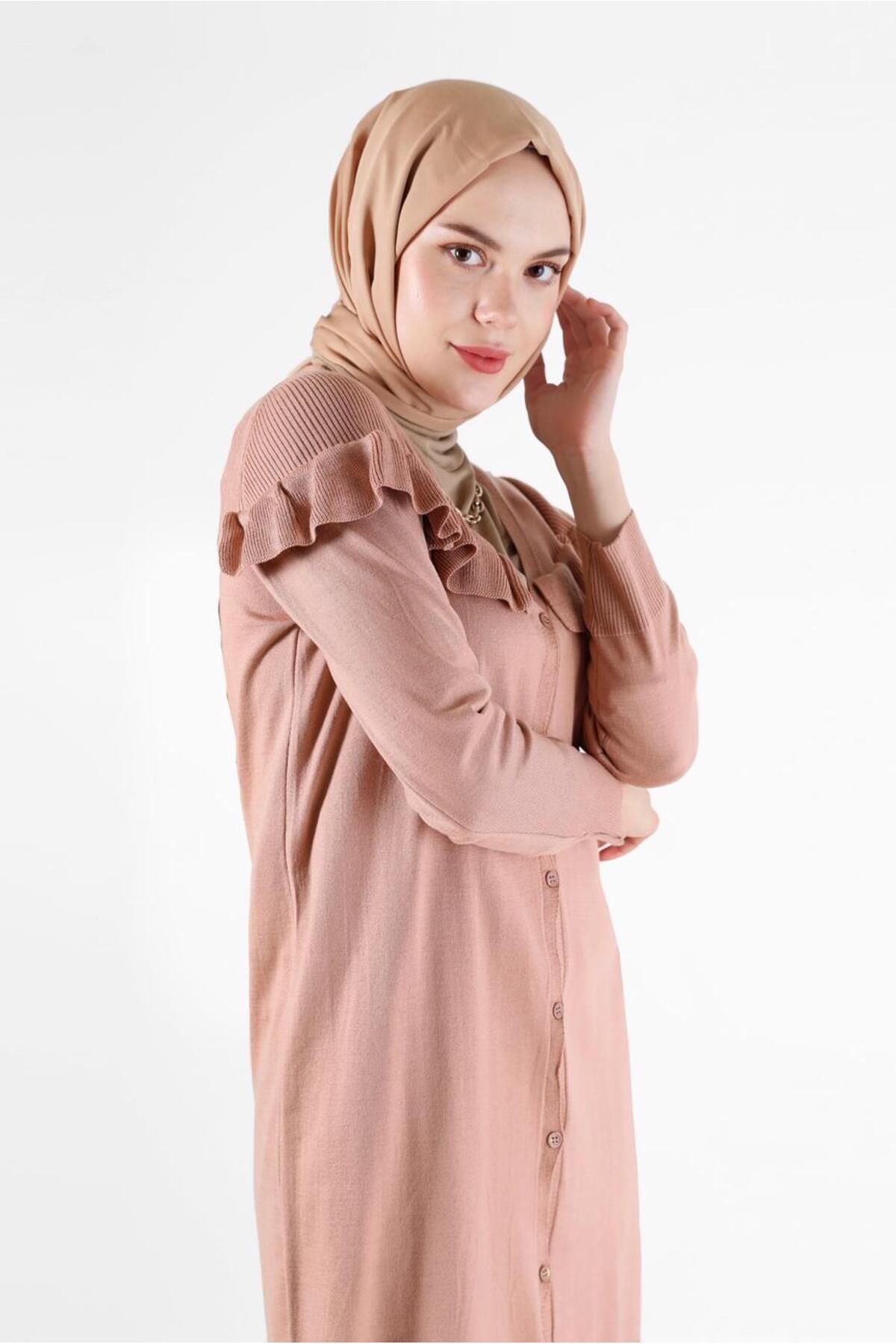 ژاکت کشباف بافتنی با یقه V با جزئیات دقیق 42080 Alvina
