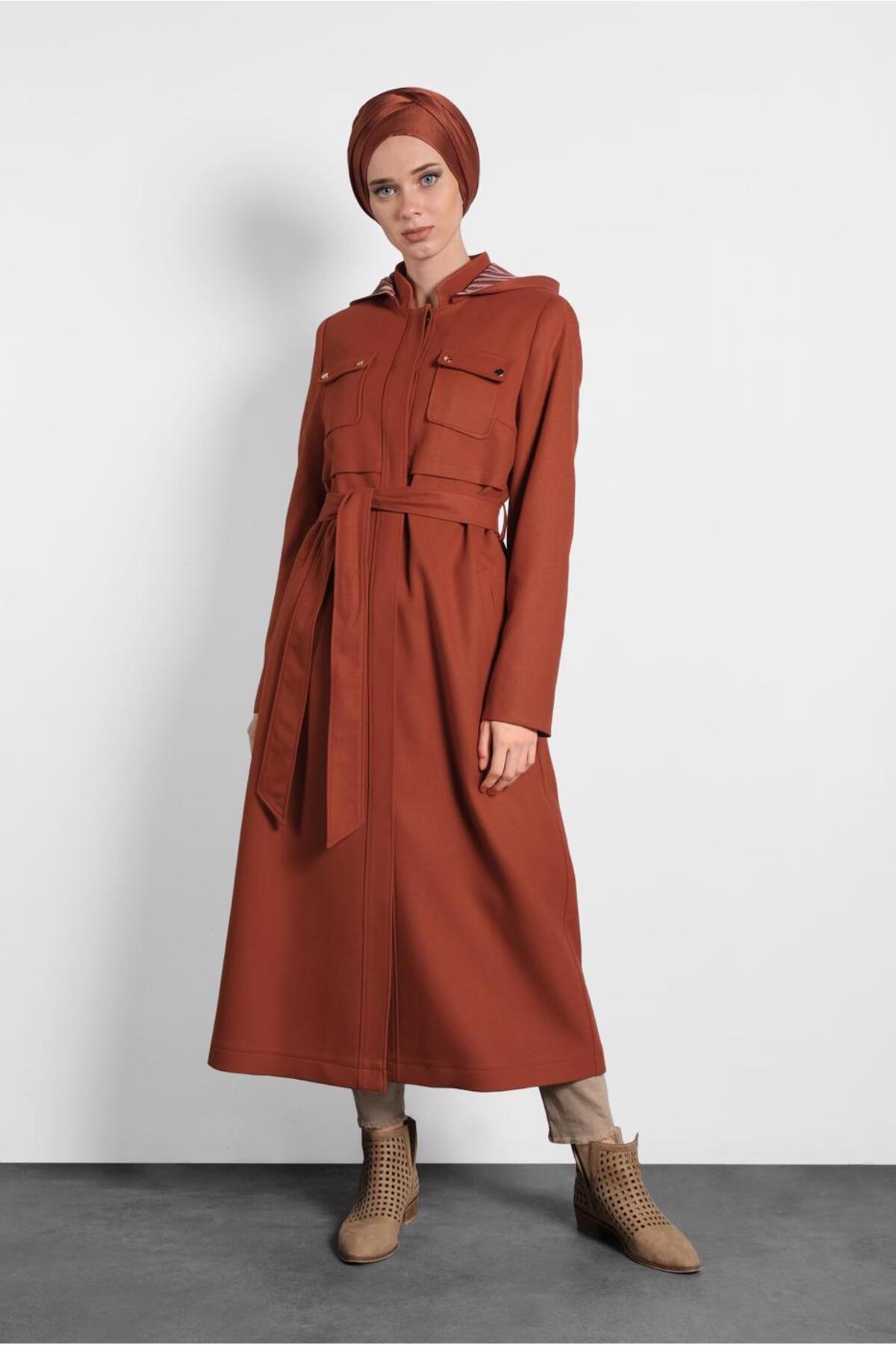 آلوینا کت کلاه‌دار و کمربنددار ۹۰۰۰۷