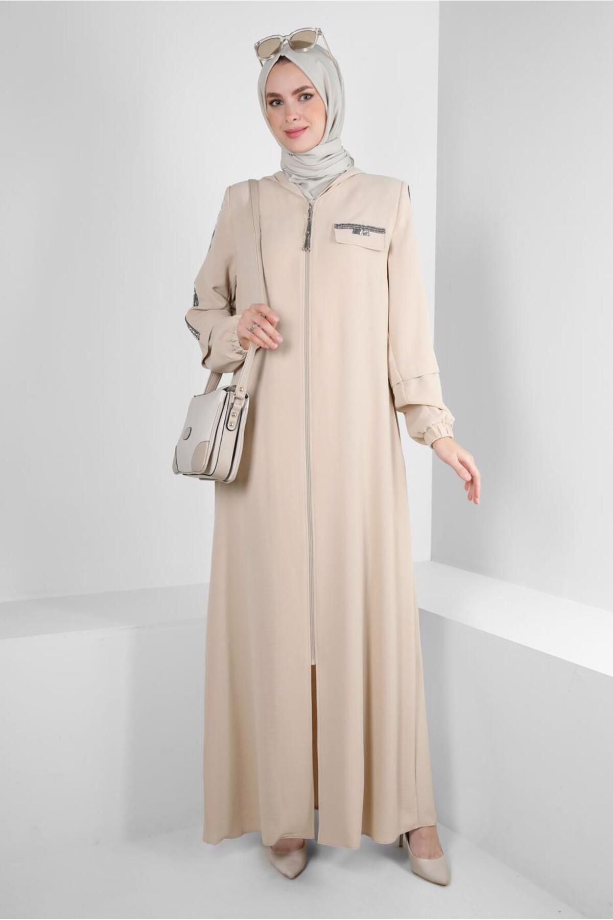زیپ سنگ کلاه دار DETAILED ABAYA 80061 Alvina